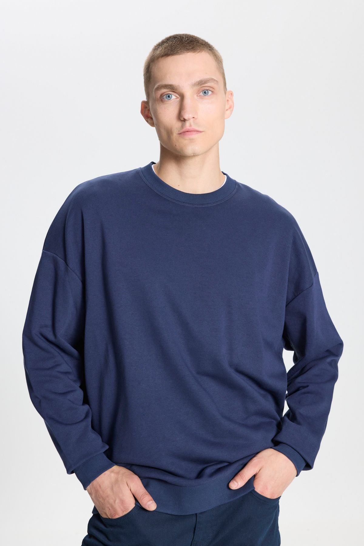 Men's navy blue overwhelm