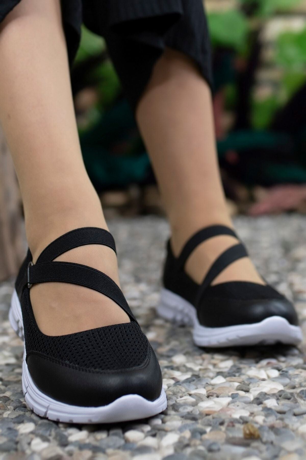 Woman Black and White Casual Shoes 0012601