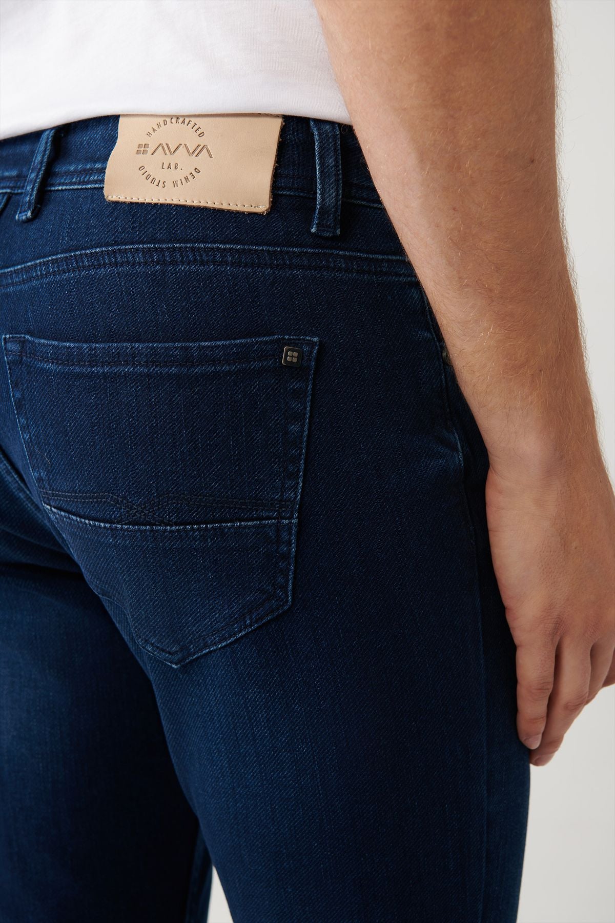 Men's navy blue tubing washing flexible jean pants B003525