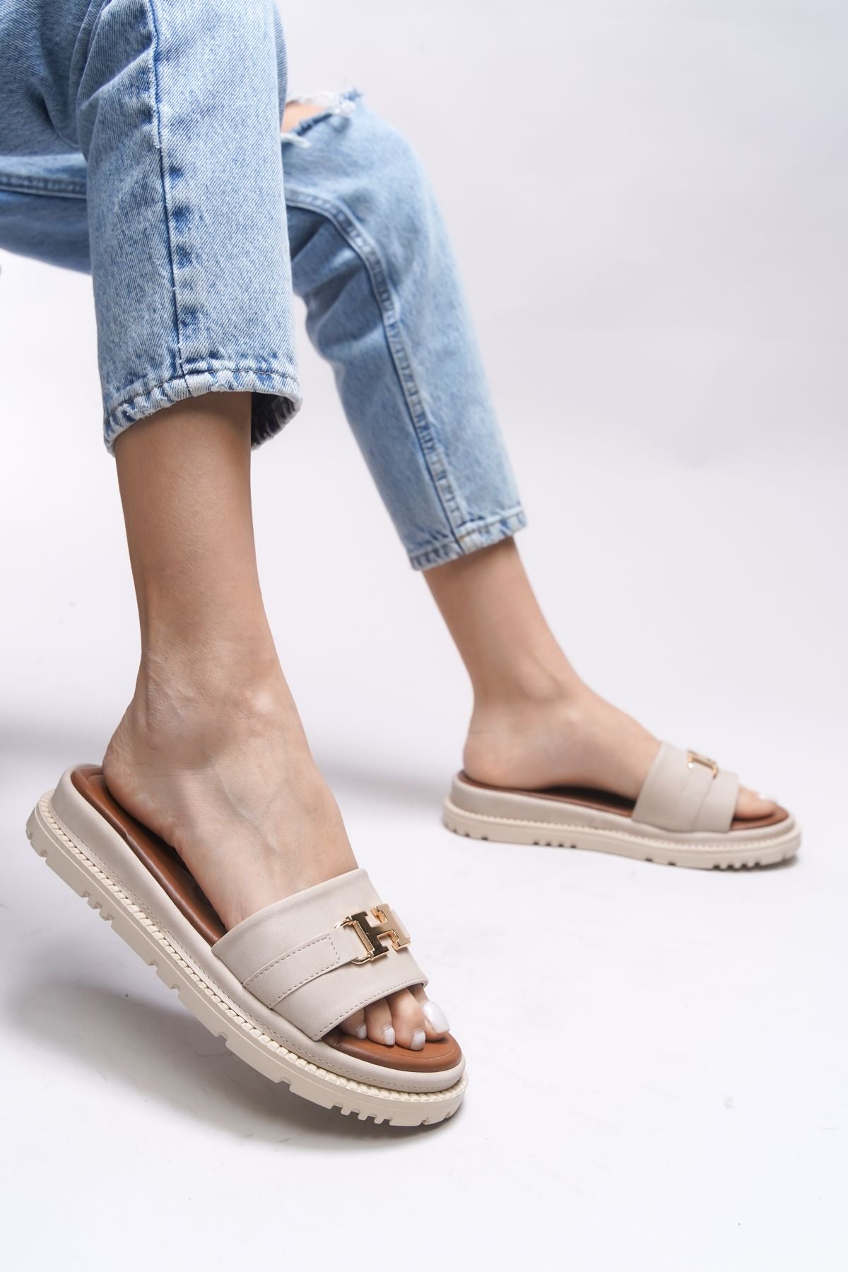 Kazigneil Woman Slippers 0012600 Beige