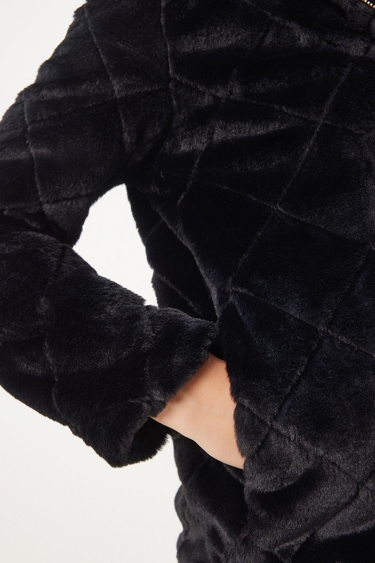 WOMEN BLACK HAPPED HAPPENED COLLAR RV00200