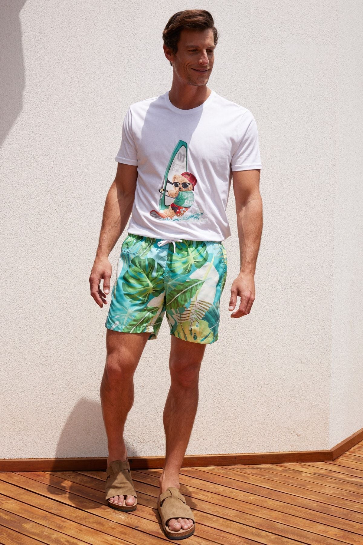 Men's Green Standard Fit Pocket Patterned Fast dried swimsuit sea shorts