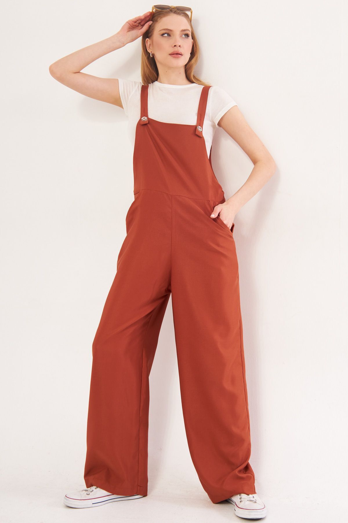 Women's Tile Ikosi Jumpsuit Pocket Wide Tamped Gardener Model ARM-24Y001043