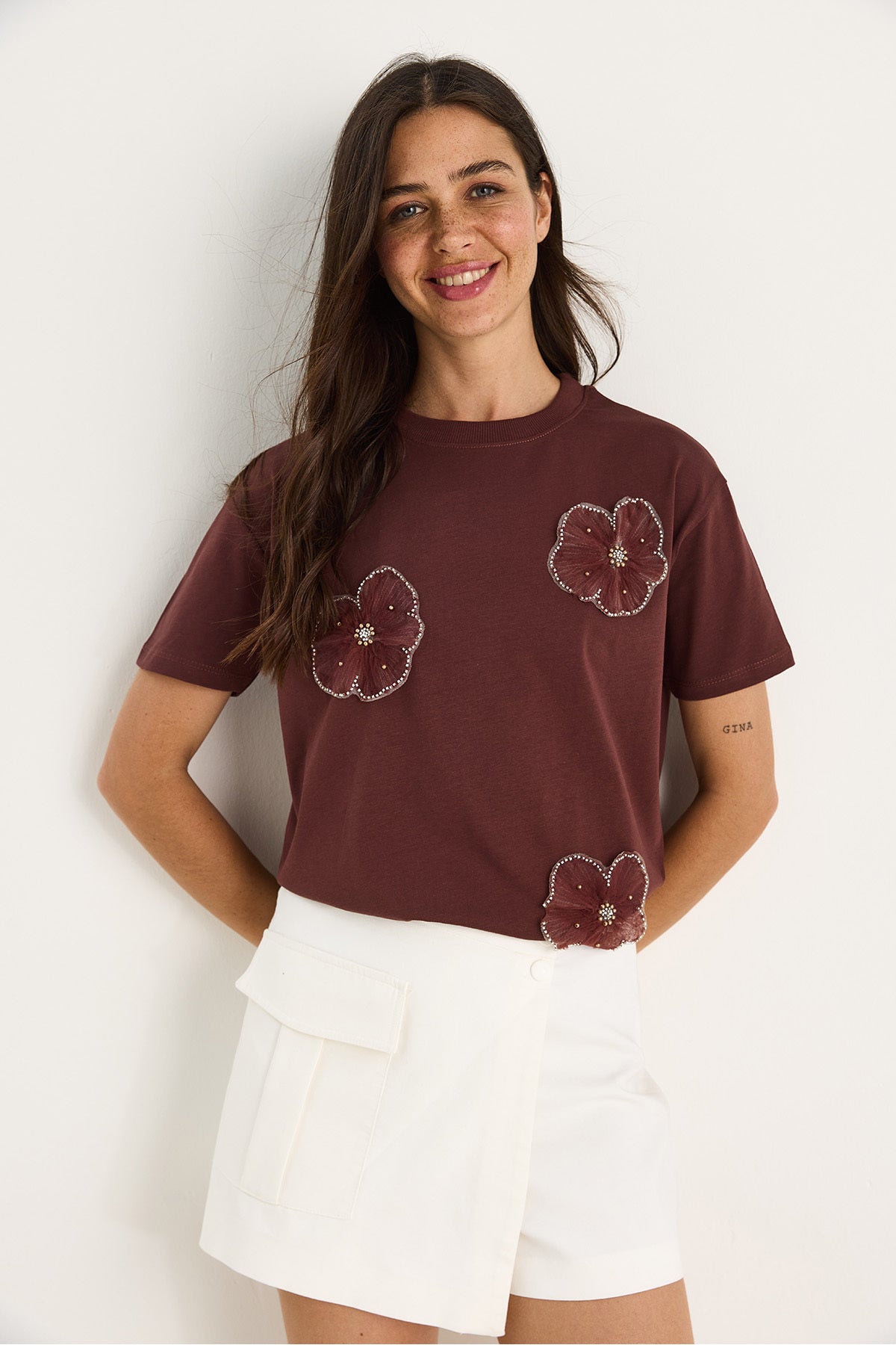 Women's Crew Neck Short Sleeve T-Shirt with Flower Accessories 60602060
