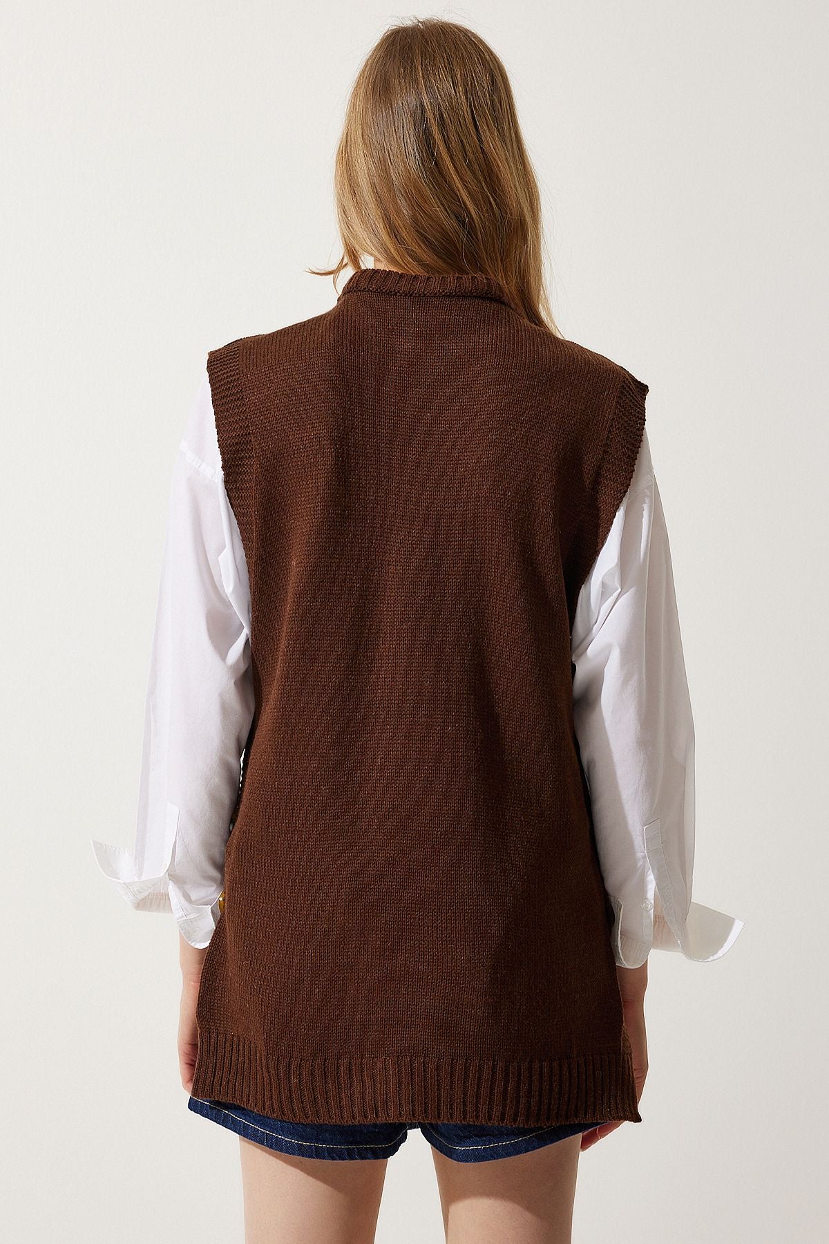 Female brown bike collar button knitwear sweater yg00100