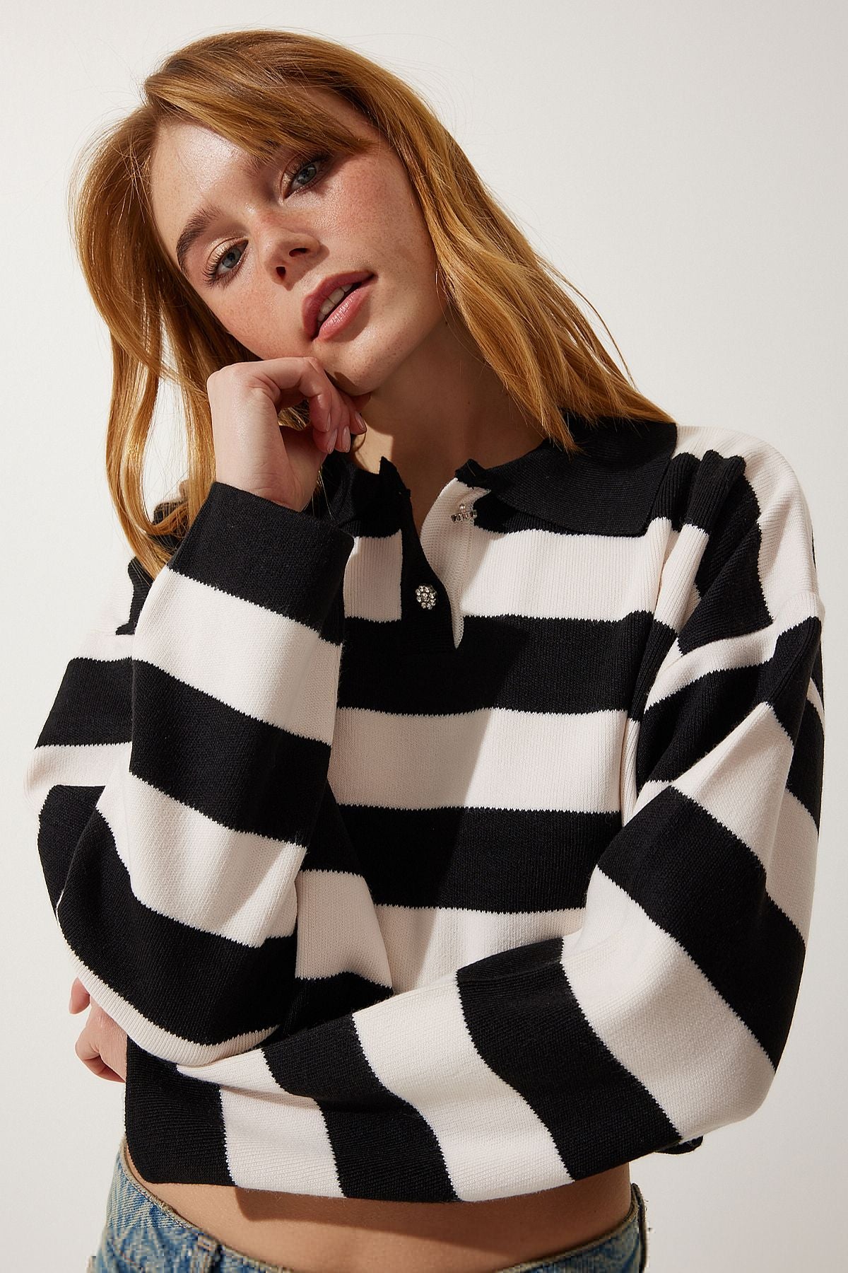 Female black and white stylish button collar striped Crop knitwear sweater BV00115