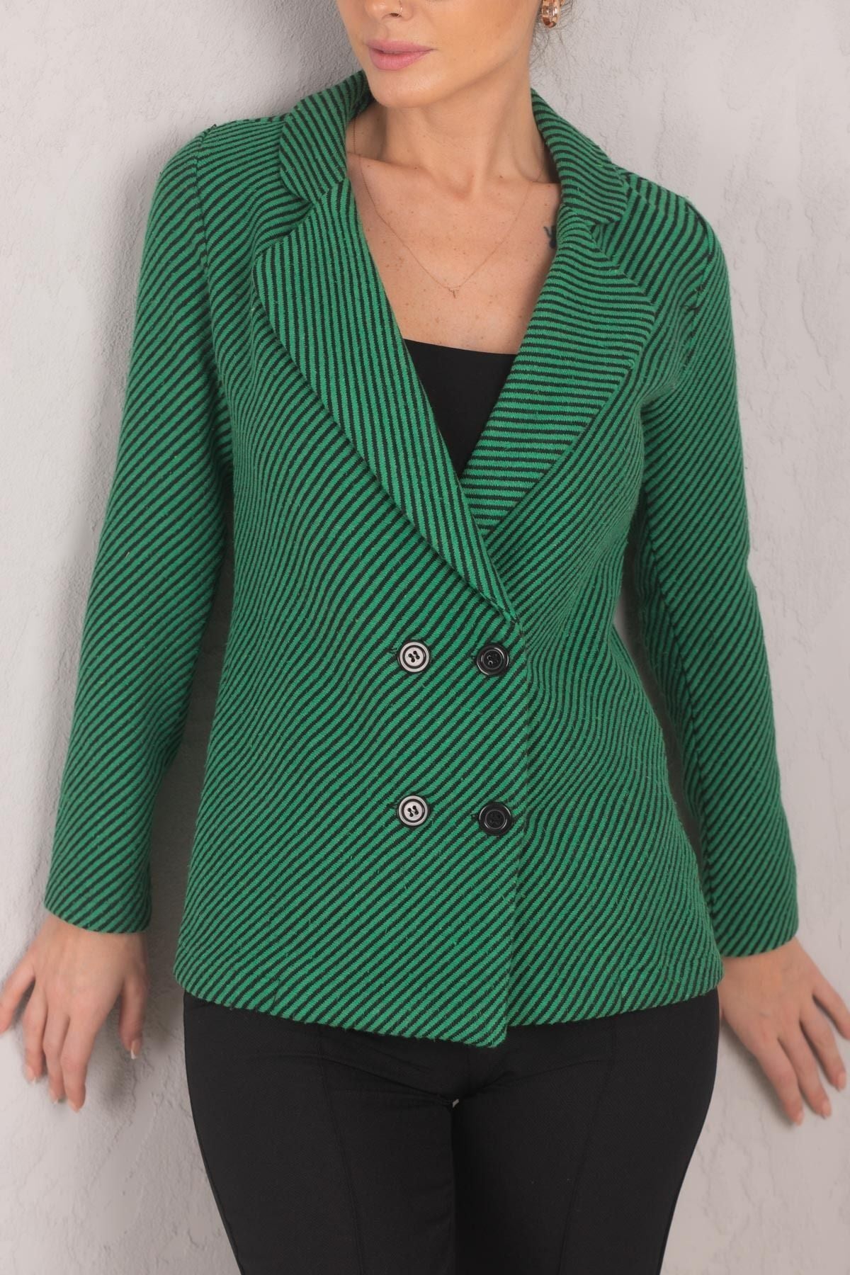 Four buttoned stamp jacket with green line pattern ARM-24K001037