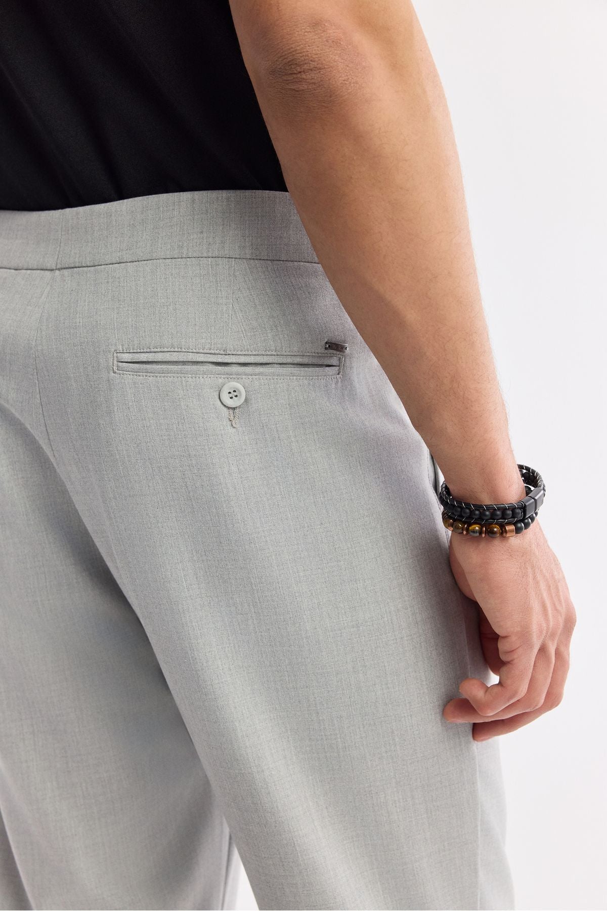 Men's Gray Classic Lumbar Pleeled Appecit Detailed Gordion Carrot Fit Pants A51y3026