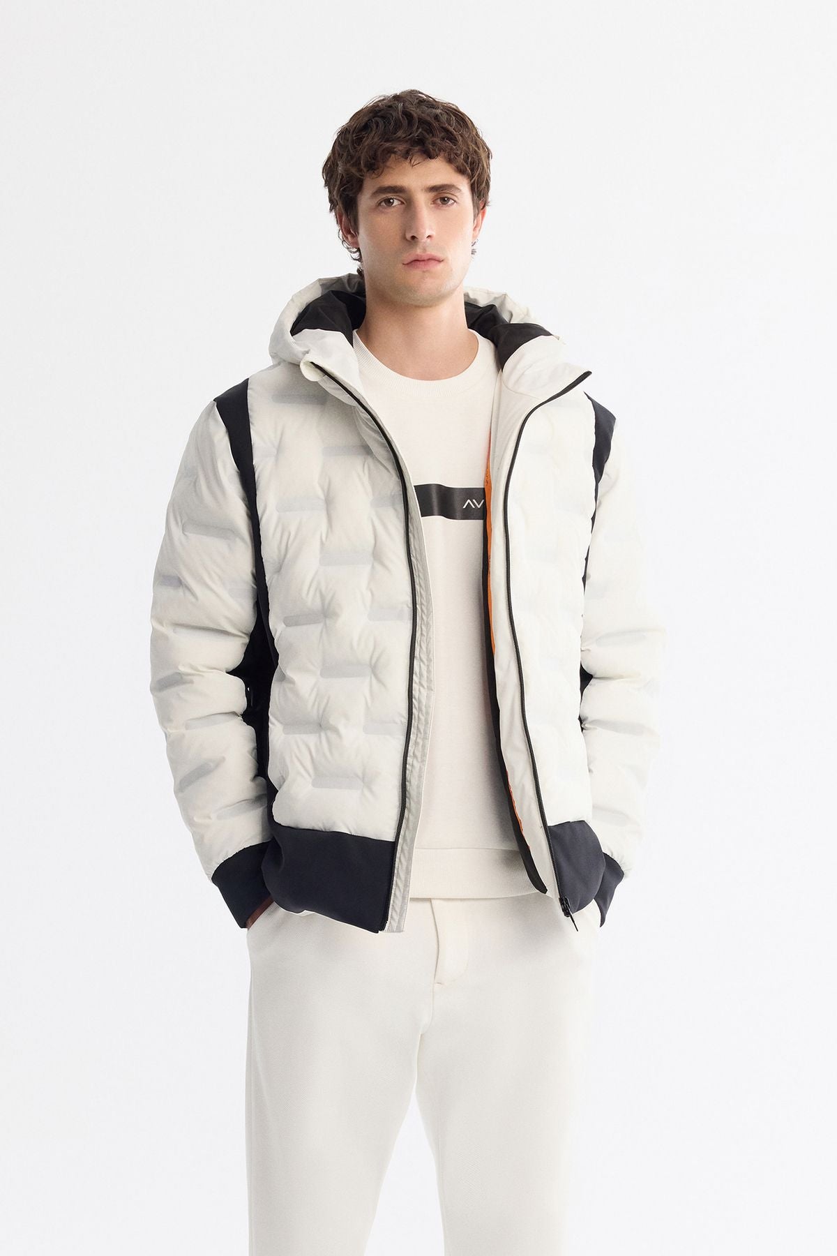 Men's white hooded water repulsive windproof swelling coat A42y6105