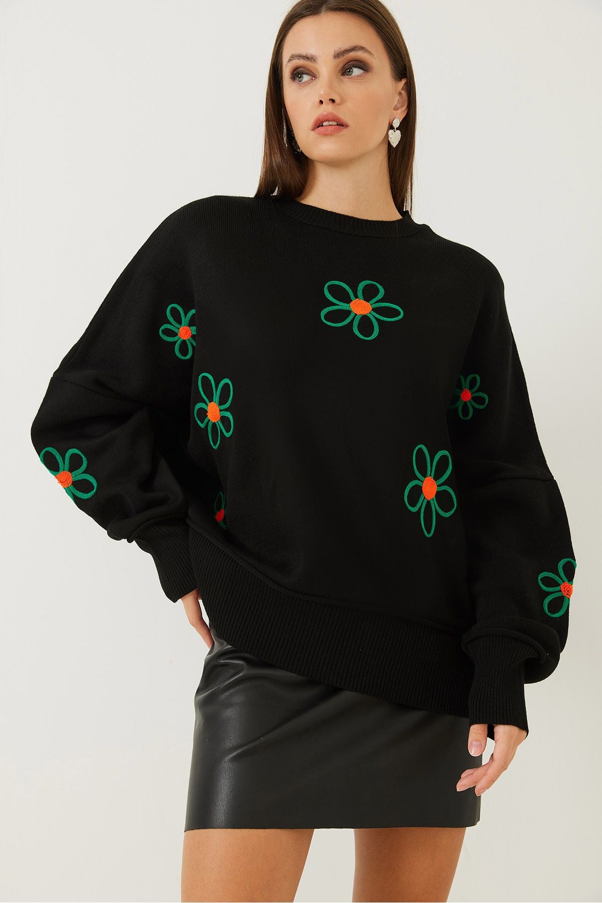 Women's Daisy Embroidered Knitwear Sweater