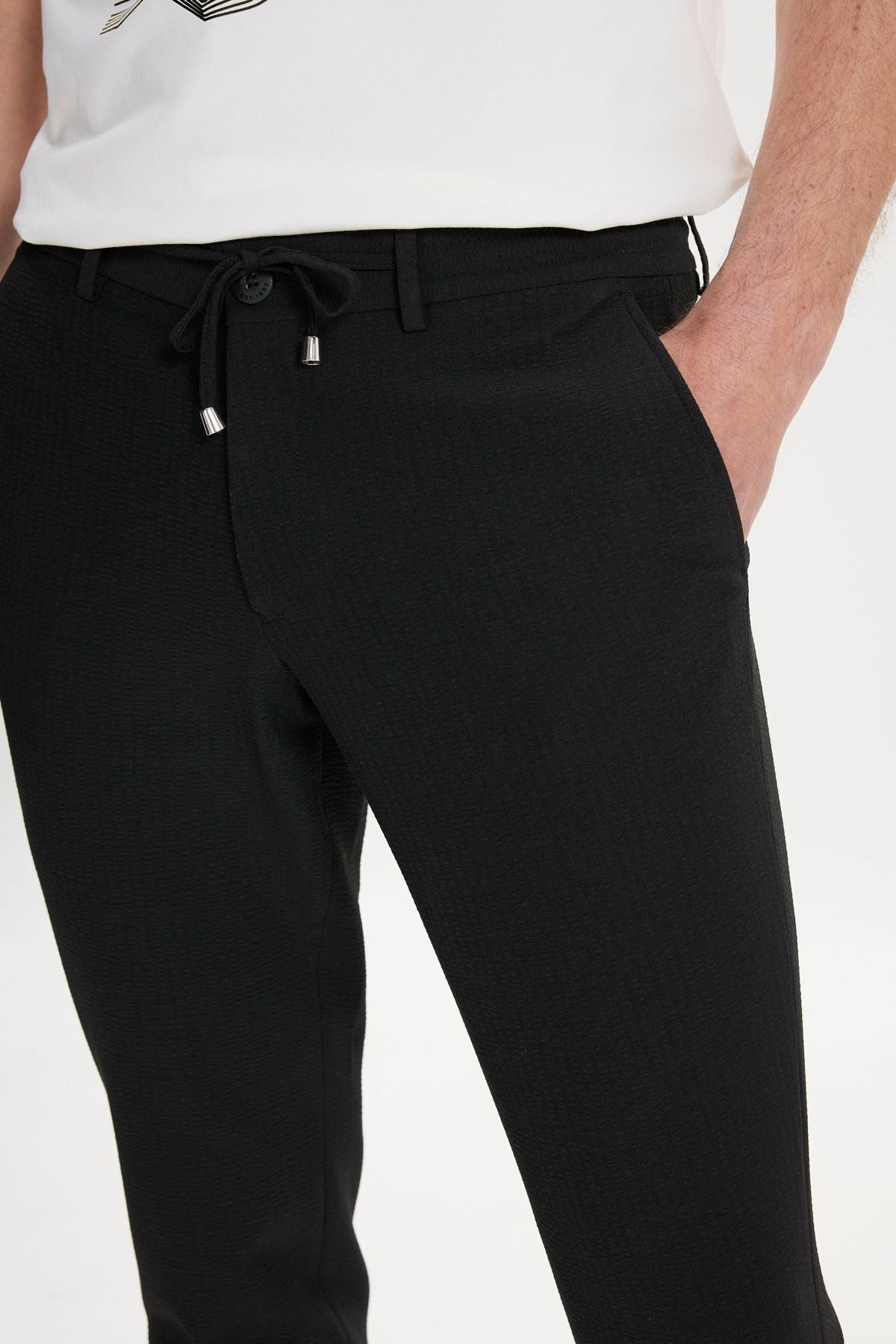 Men's black slim fit narrow -cut waist tied side mobile wafer patterned pants