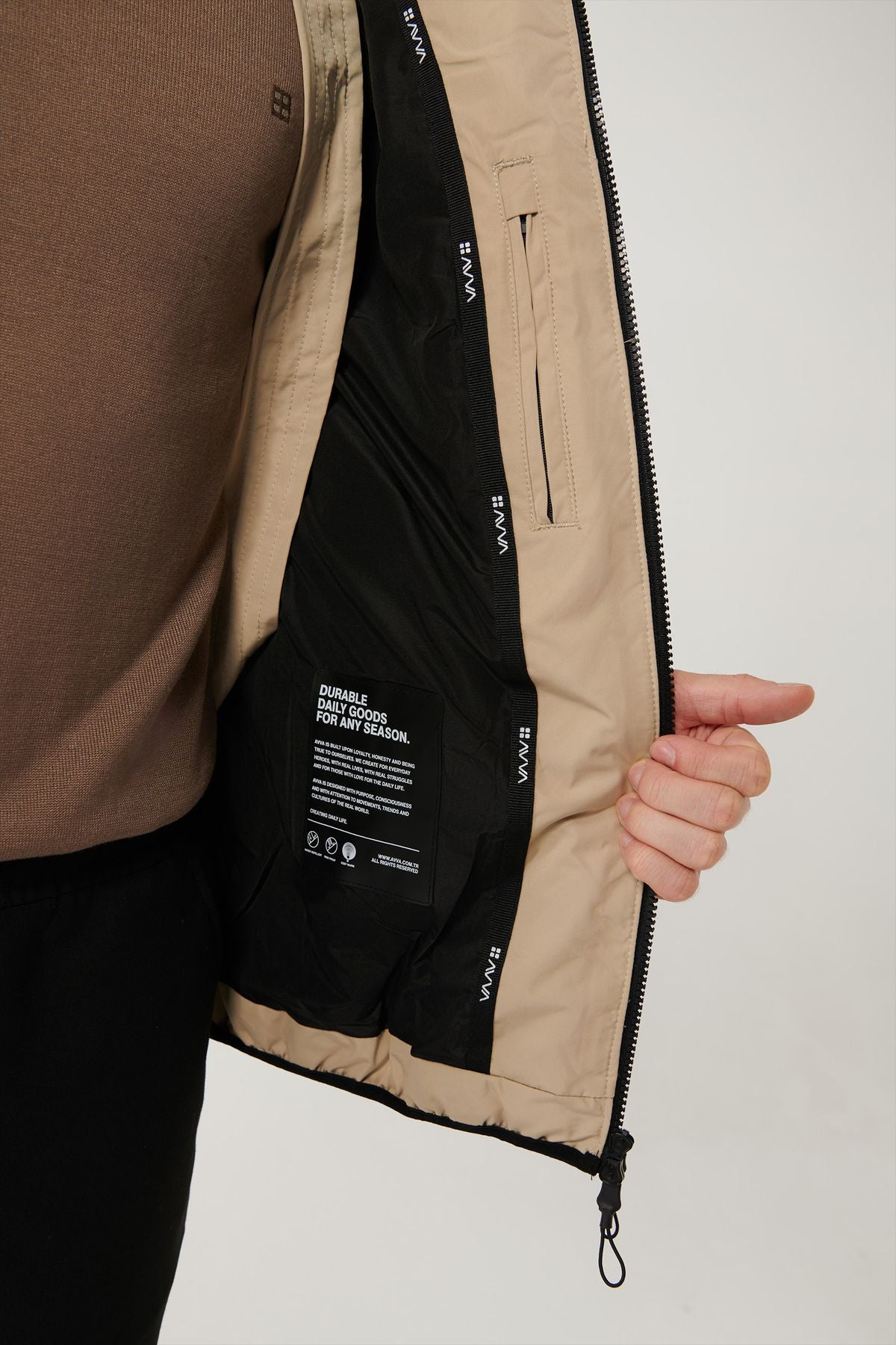 Men's Beige Hopedwater Water Driving Windproof Carrying Hanger Inflatable Mont A32Y6041