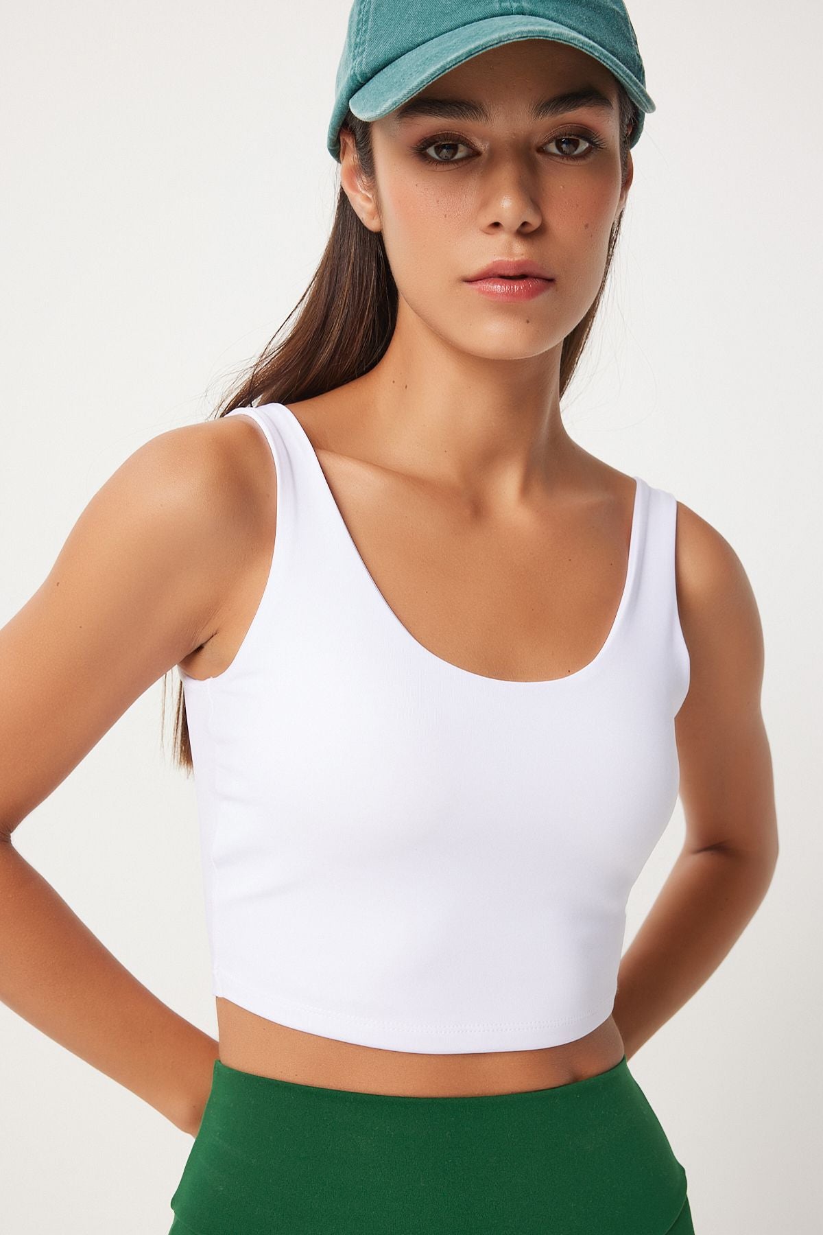 WOMEN WHITE HANDERING FORGING SPORTS BOLE OW00024