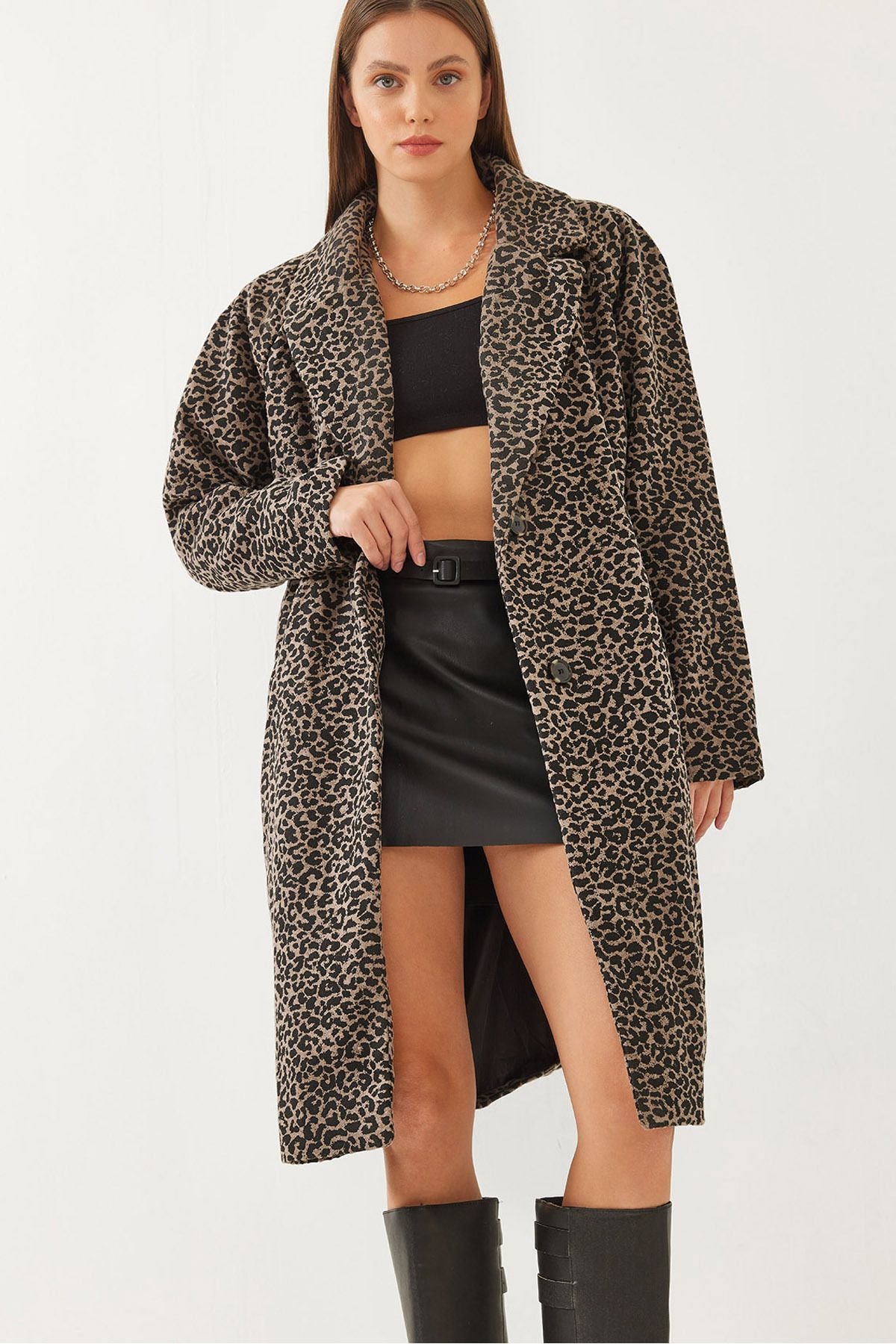 Female Leopard Patterned Cruve Stamp Coat 2479 60351030