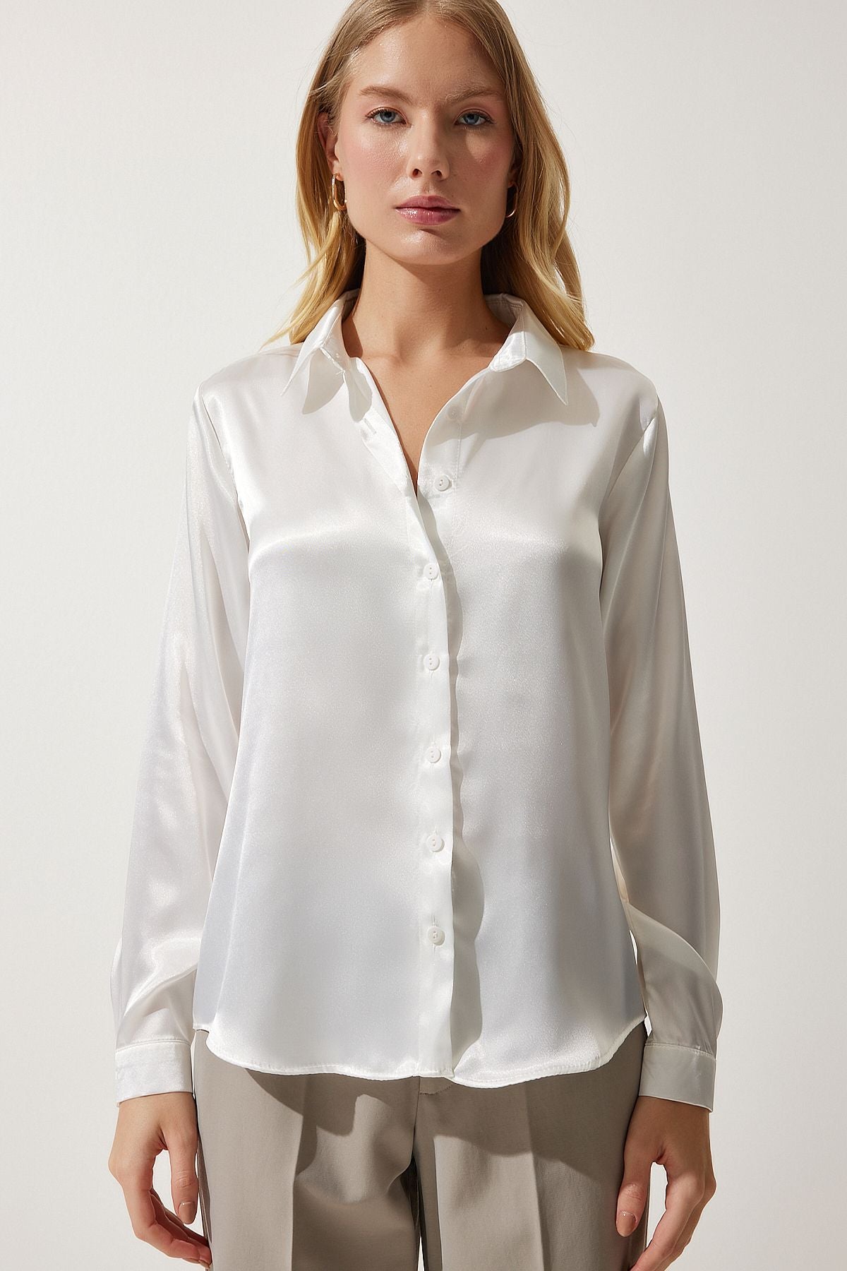 WOMEN LIGHT CREAM LIGHTED SATIN SOLUTION SHIRT DD00990