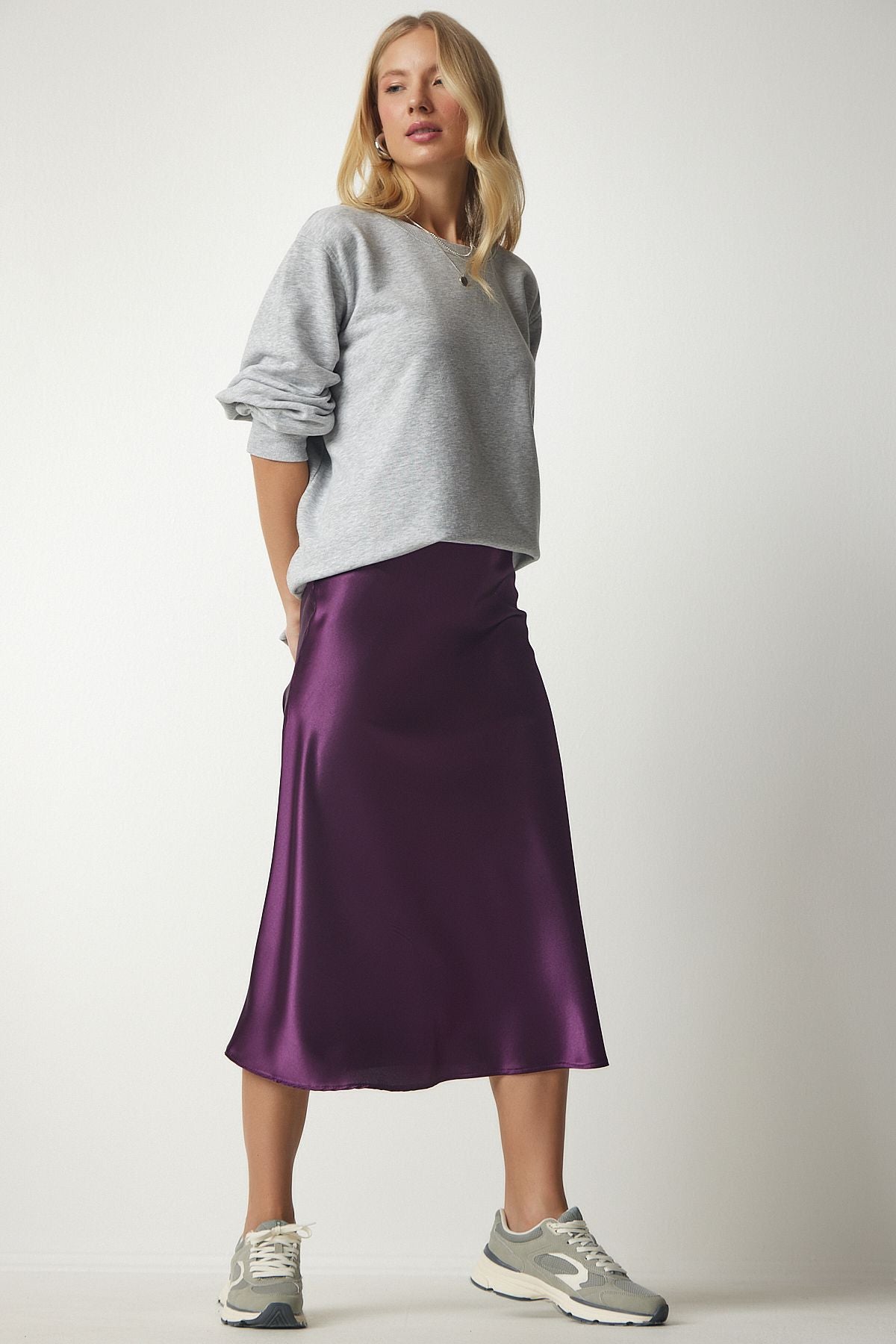 Female purple satin surface skirt DD01144