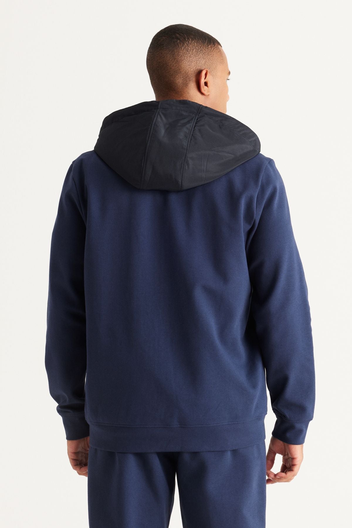 Men's navy blue standard fit normal cutting hooded zipper sweatshirt