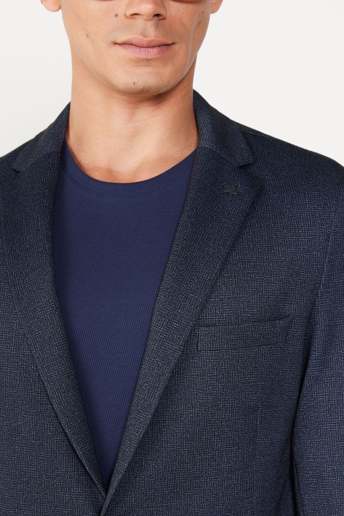 Men's navy blue slim fit narrow cutting mono collar printed blazer jacket