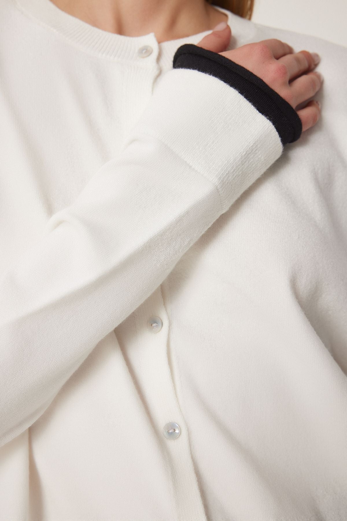 Female Bone Black Contrast Ribbon Detailed Seasonal Triko Cardigan US00953