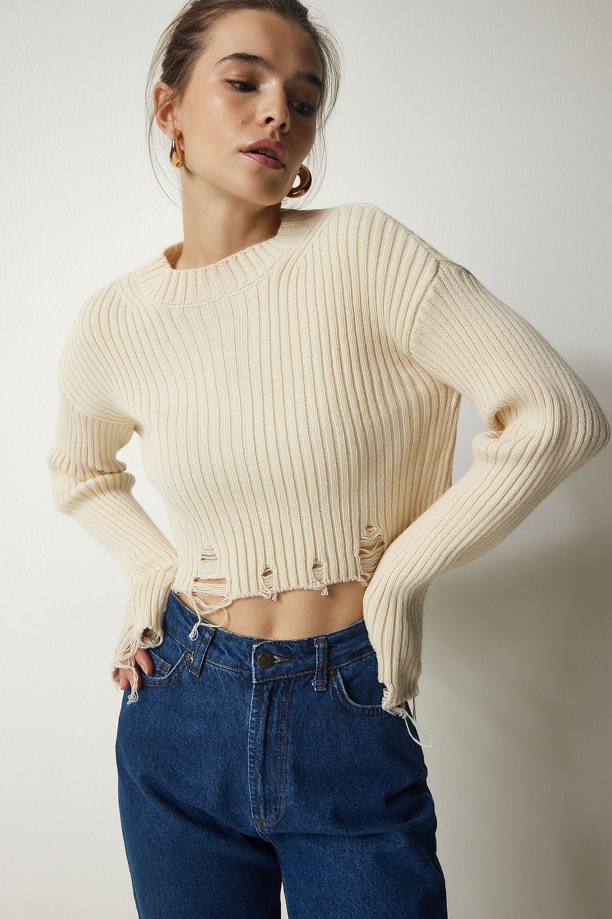 Women's Cream Torn Detailed Triko Crop sweater YY00181