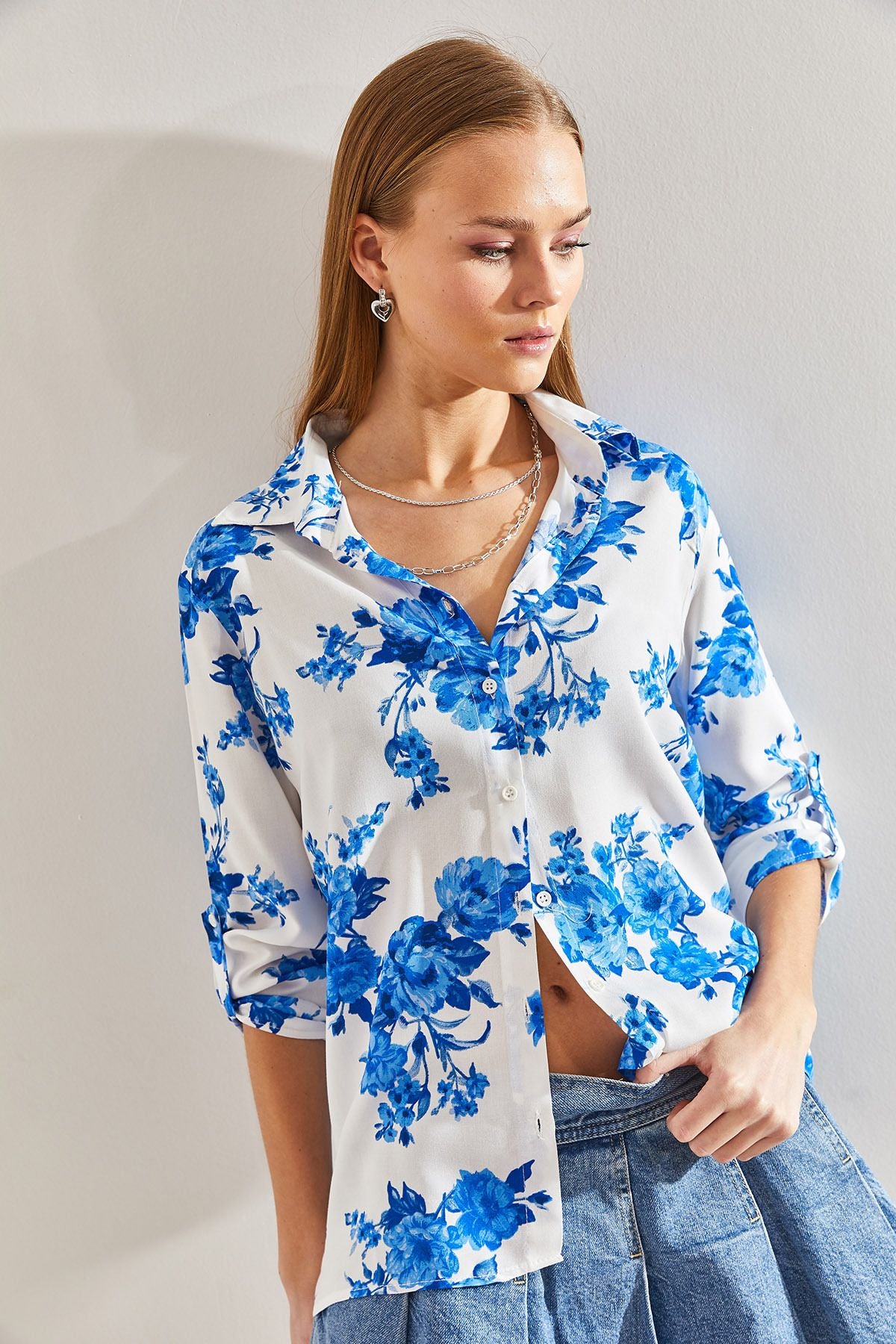 Flower Flower Patterned Arm Folding viscose shirt 60101026