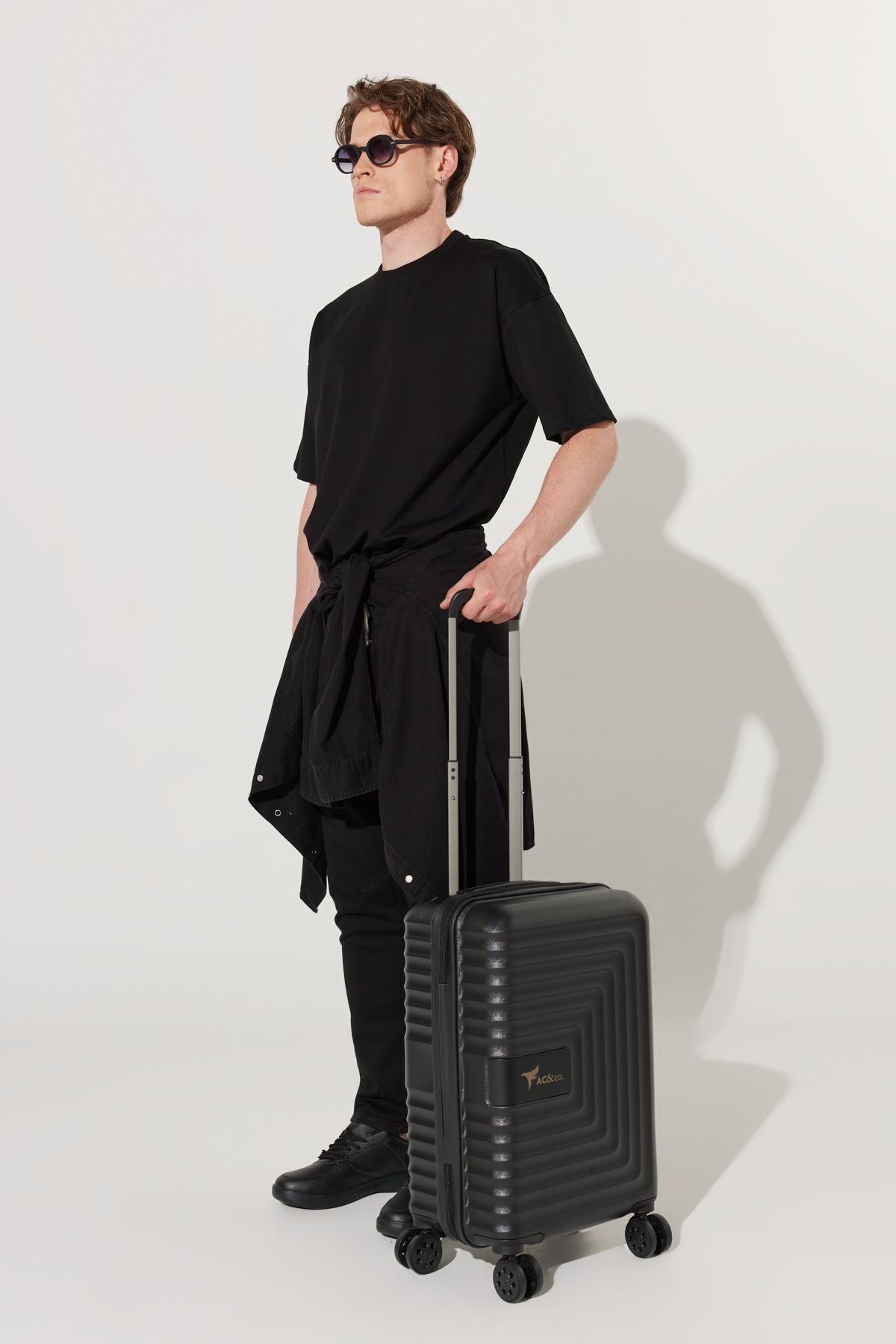 Black cabin (small) size suitcase