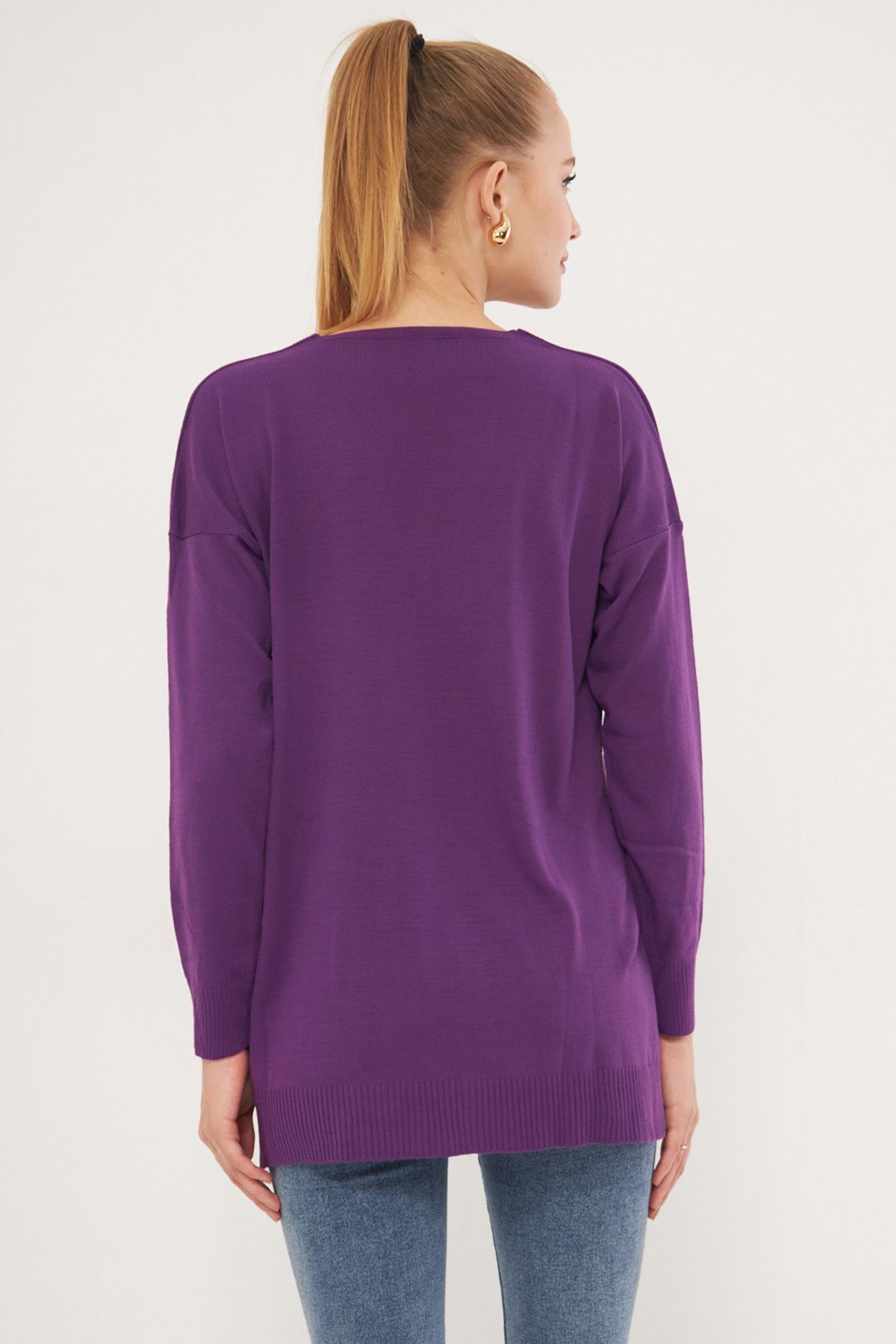 Woman Purple V-Yaka front short back long knitwear sweater ARM-22Y012013