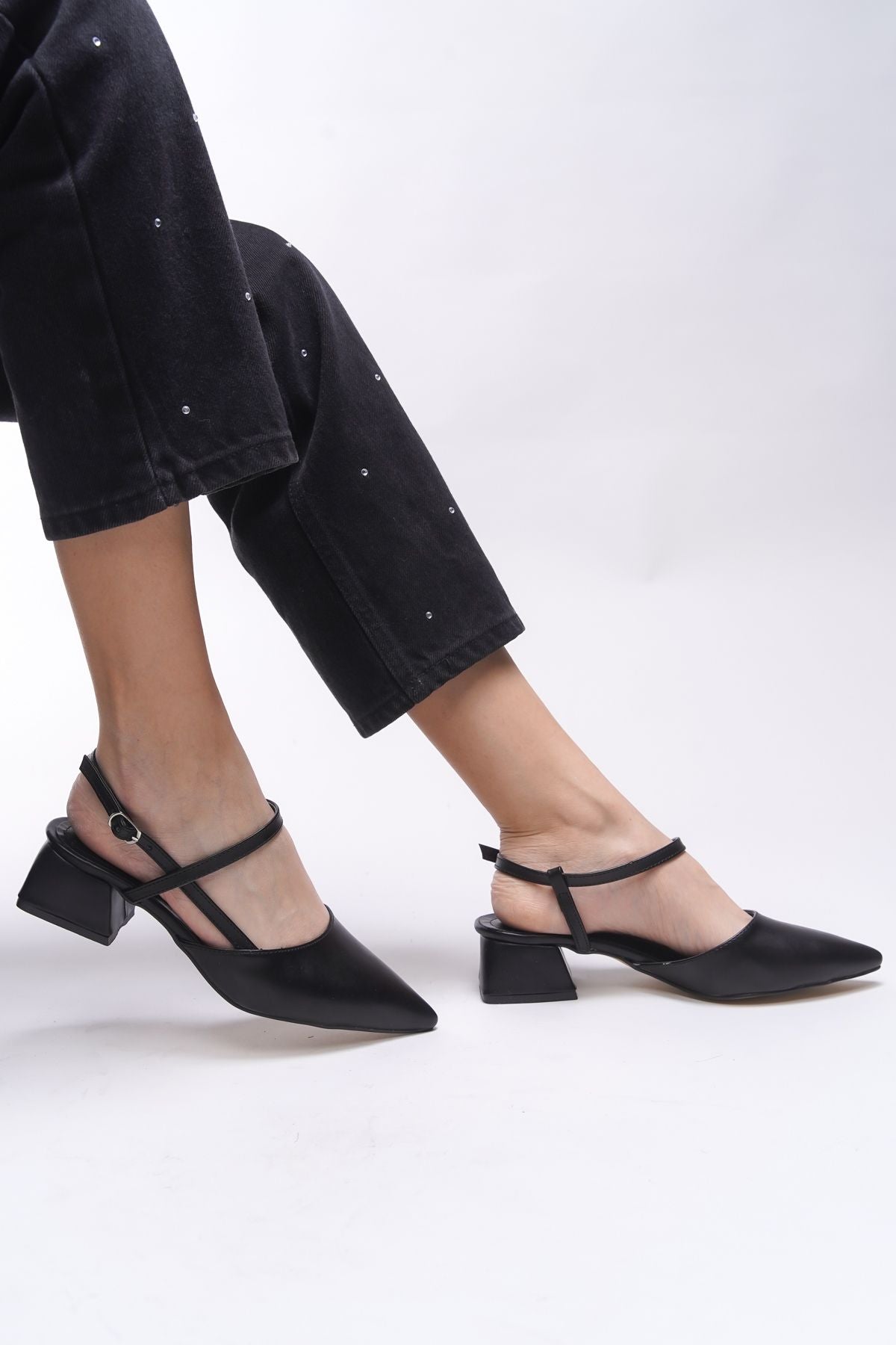 RELTHAELA WOMEN'S HEEP SHOES 0012021 BLACK SKIN