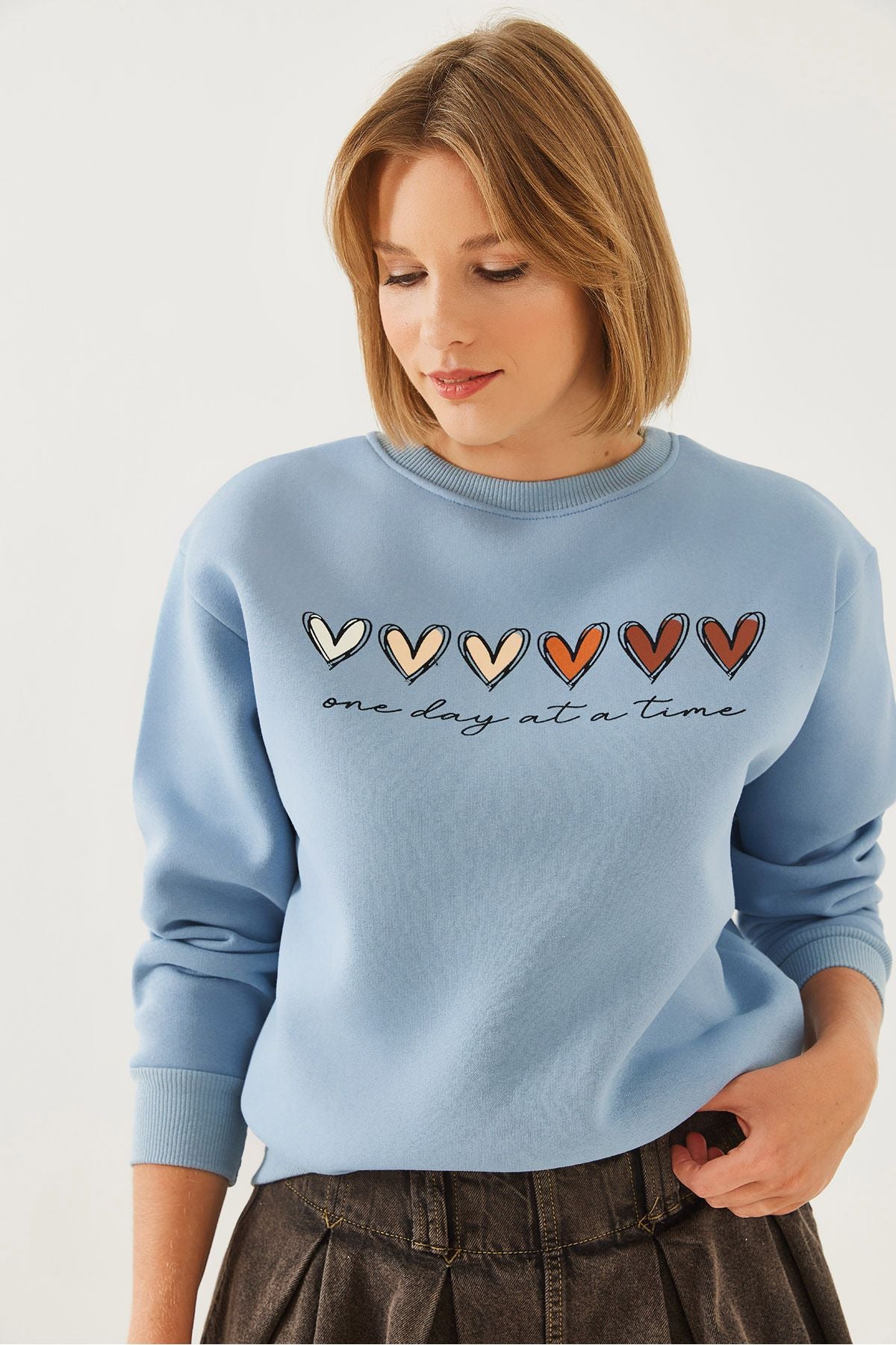 WOMEN'S THREE YEAR -SHARDON COLORED HEART PRINTED SWEATSHIRT MBHS007 60601007