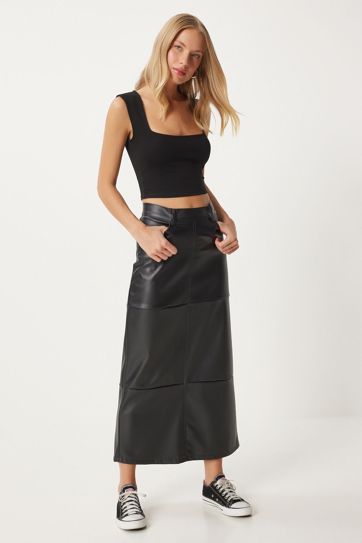 Female black slit artificial leather pencil skirt FN03351