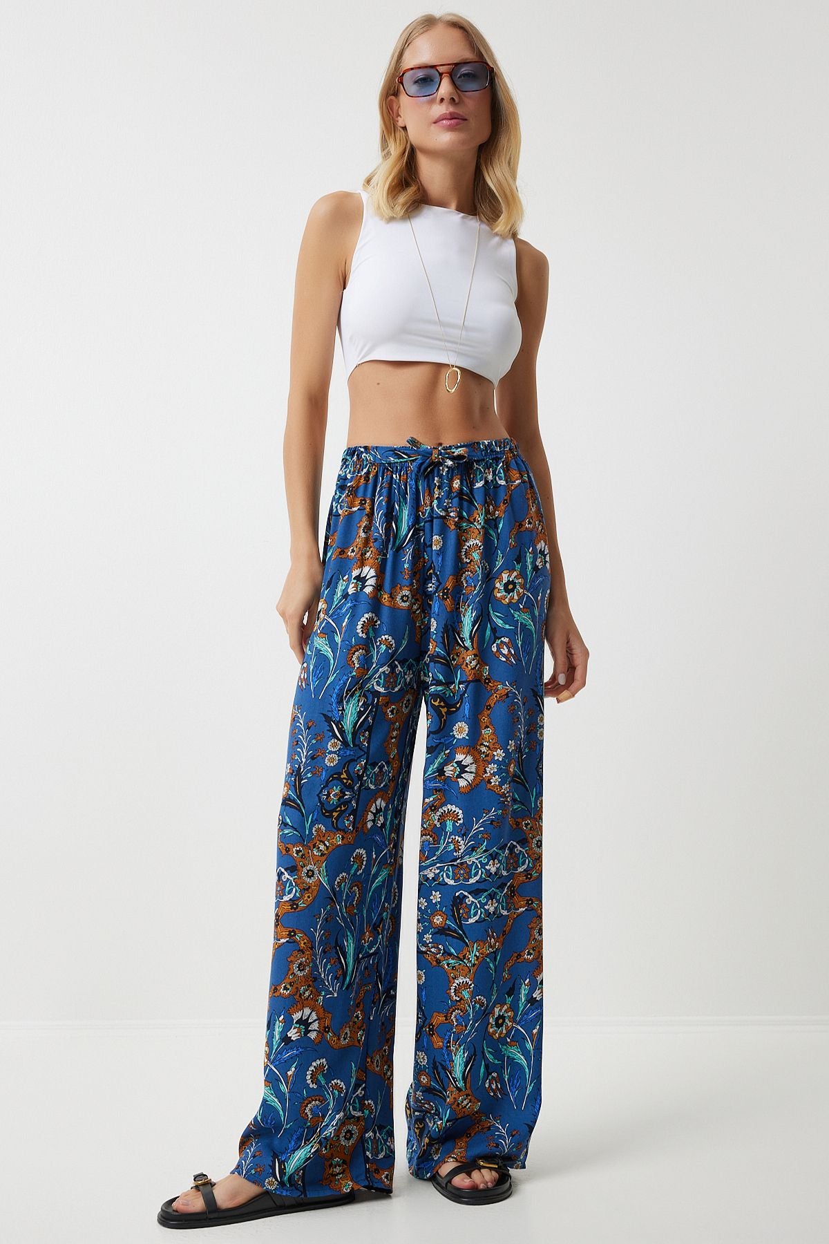 Woman Blue Tile Patterned Visakon Palazzo Pants EN00606