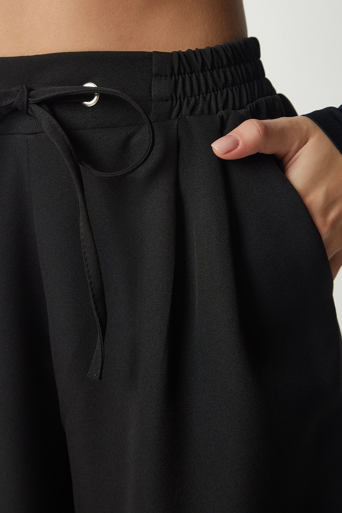 WOMEN'S BLACK PLACE SLIDING TRUTS Pants DW00002