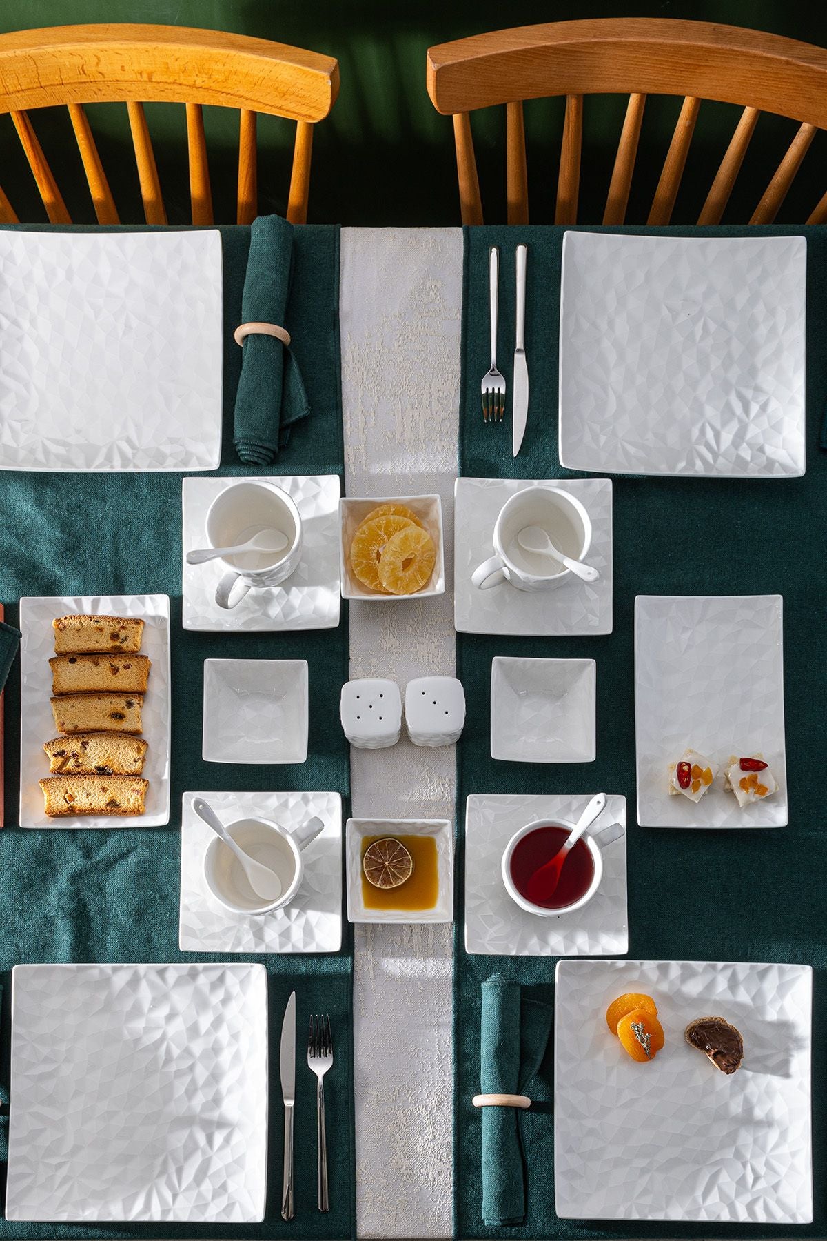 Istanbul Porcelain Pera 32 Piece 6 Person Breakfast Team