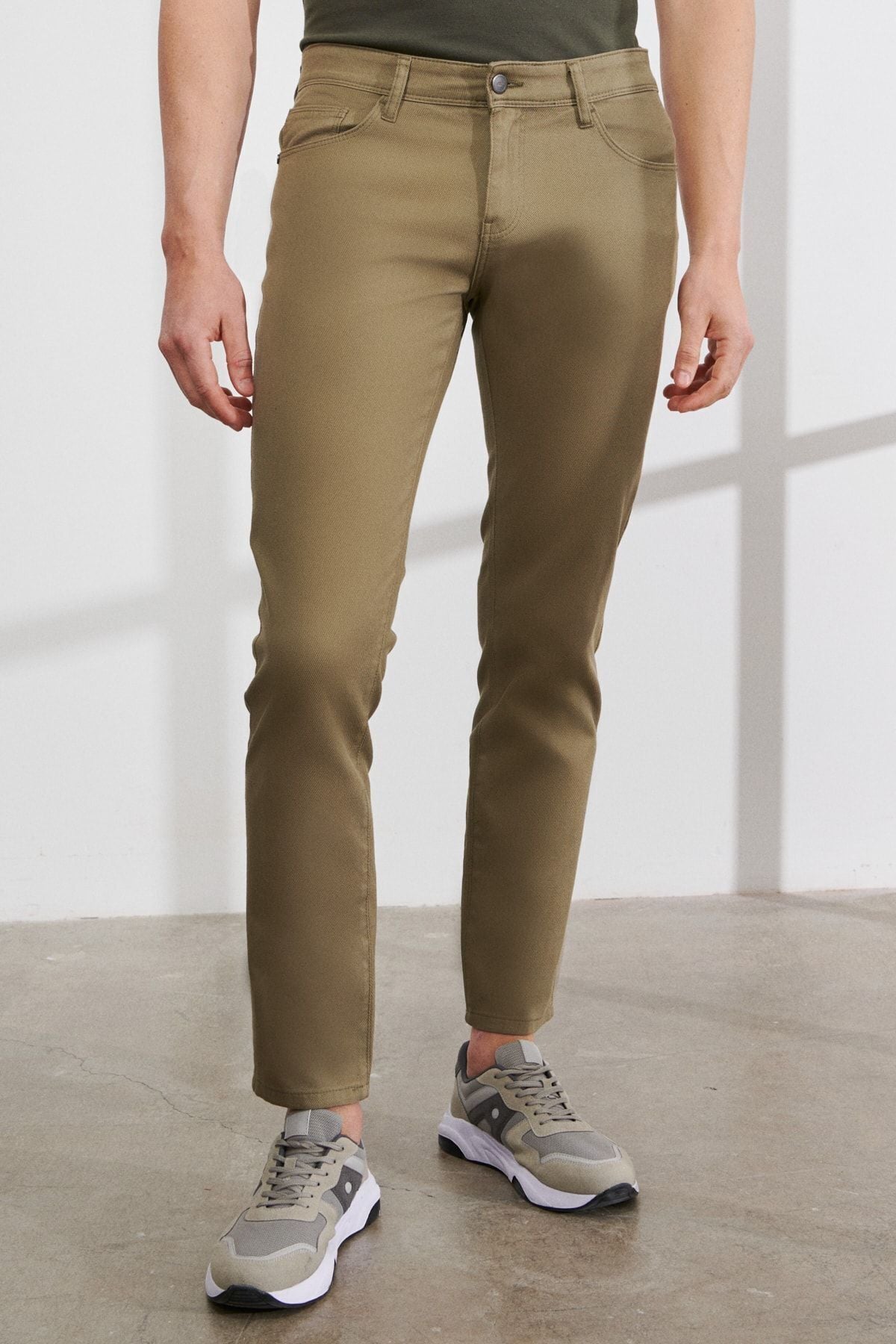 Men's green slim fit narrow cut cotton 5 pocket flexible comfortable pants