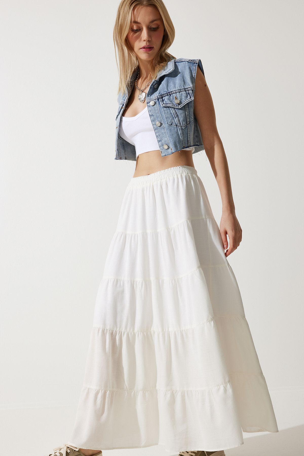 Women's white flywheel cottage with plenty of relaxed skirt rg00036