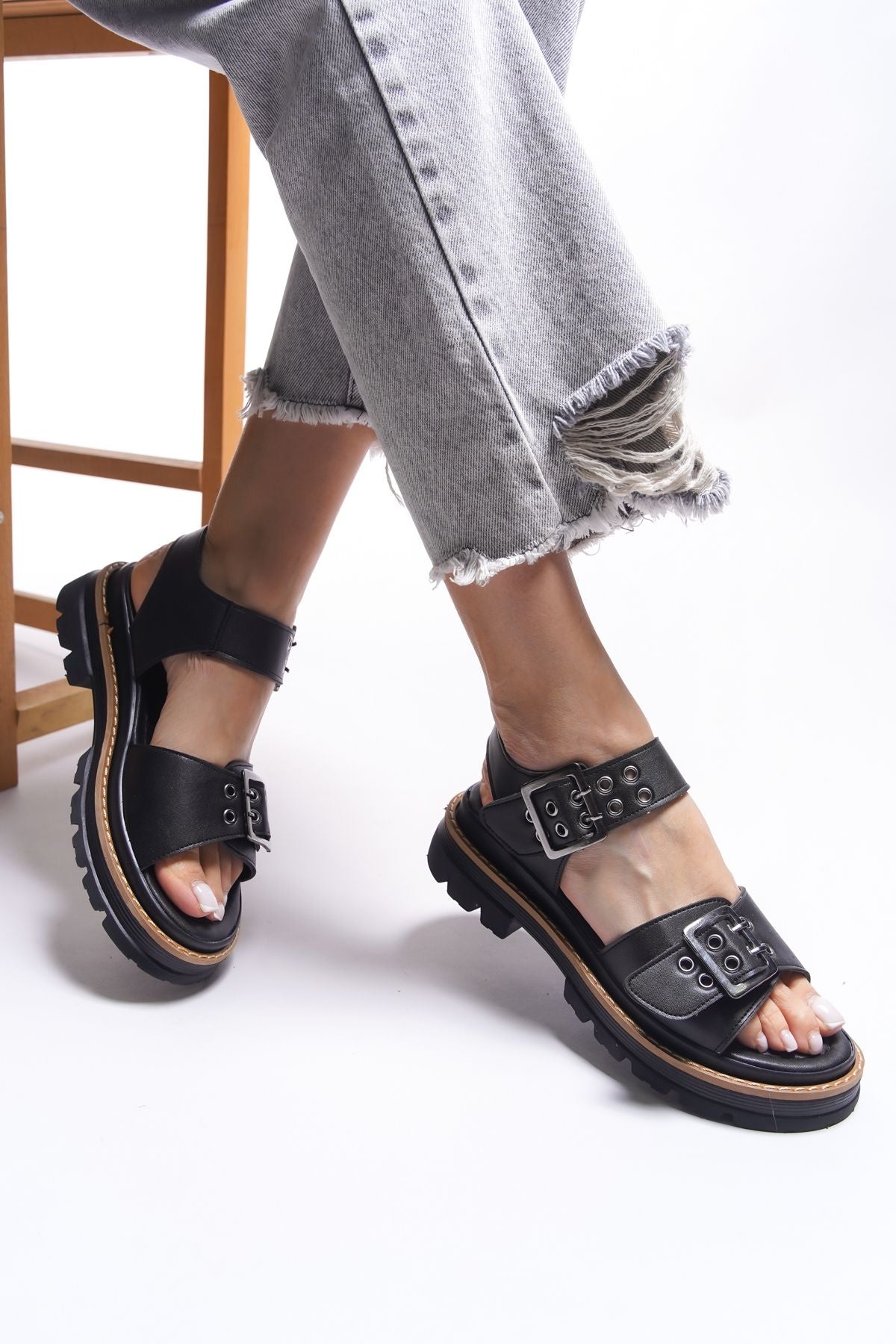 SYANLond Woman Sandals 0012740 Black