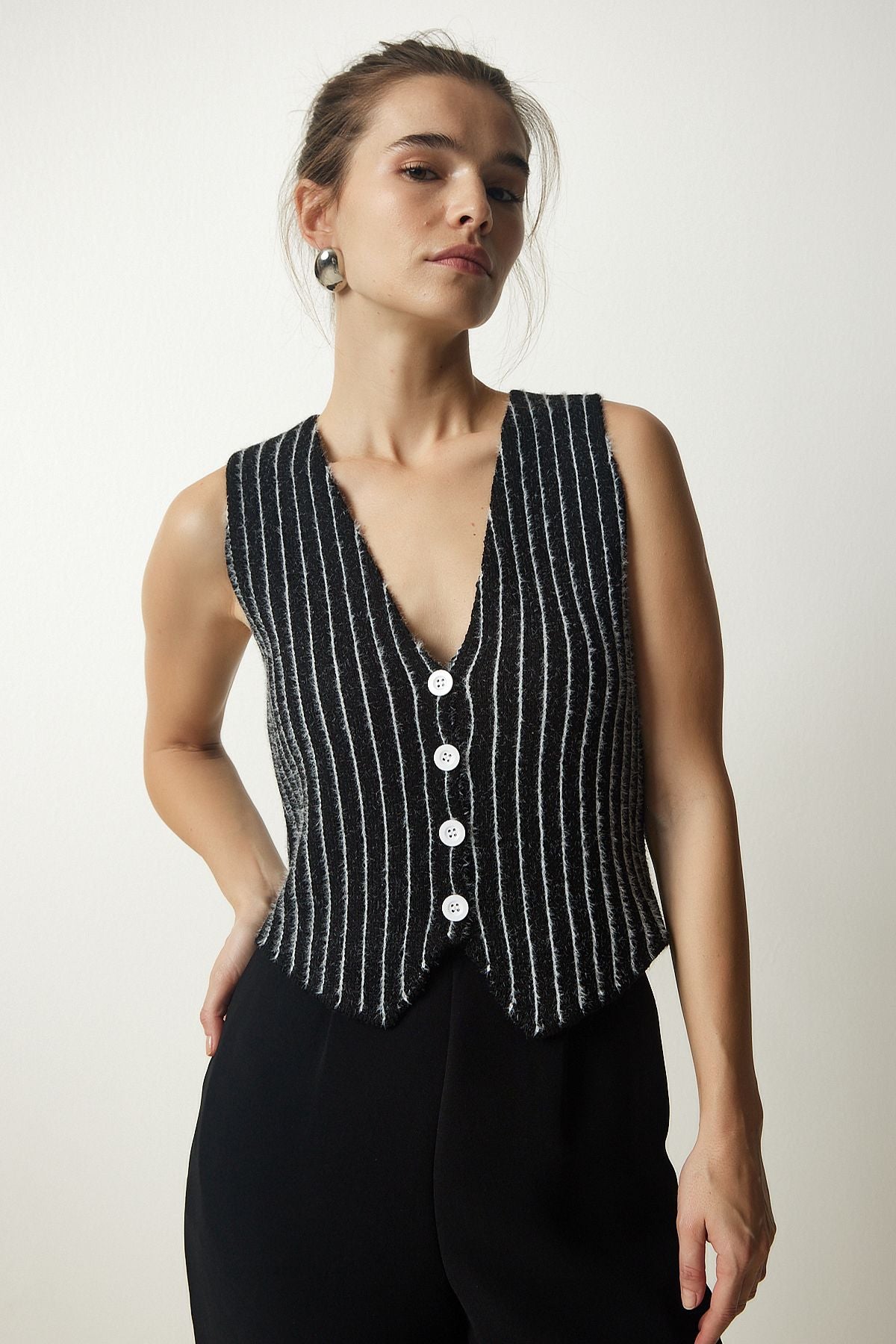 WOMEN BLACK striped Reddon Knitwear Vest WF00058