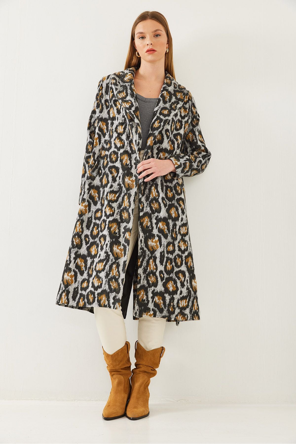 Women's Leopard Patterned Shawl Back Detailed Stamp Coat 2476 60351034