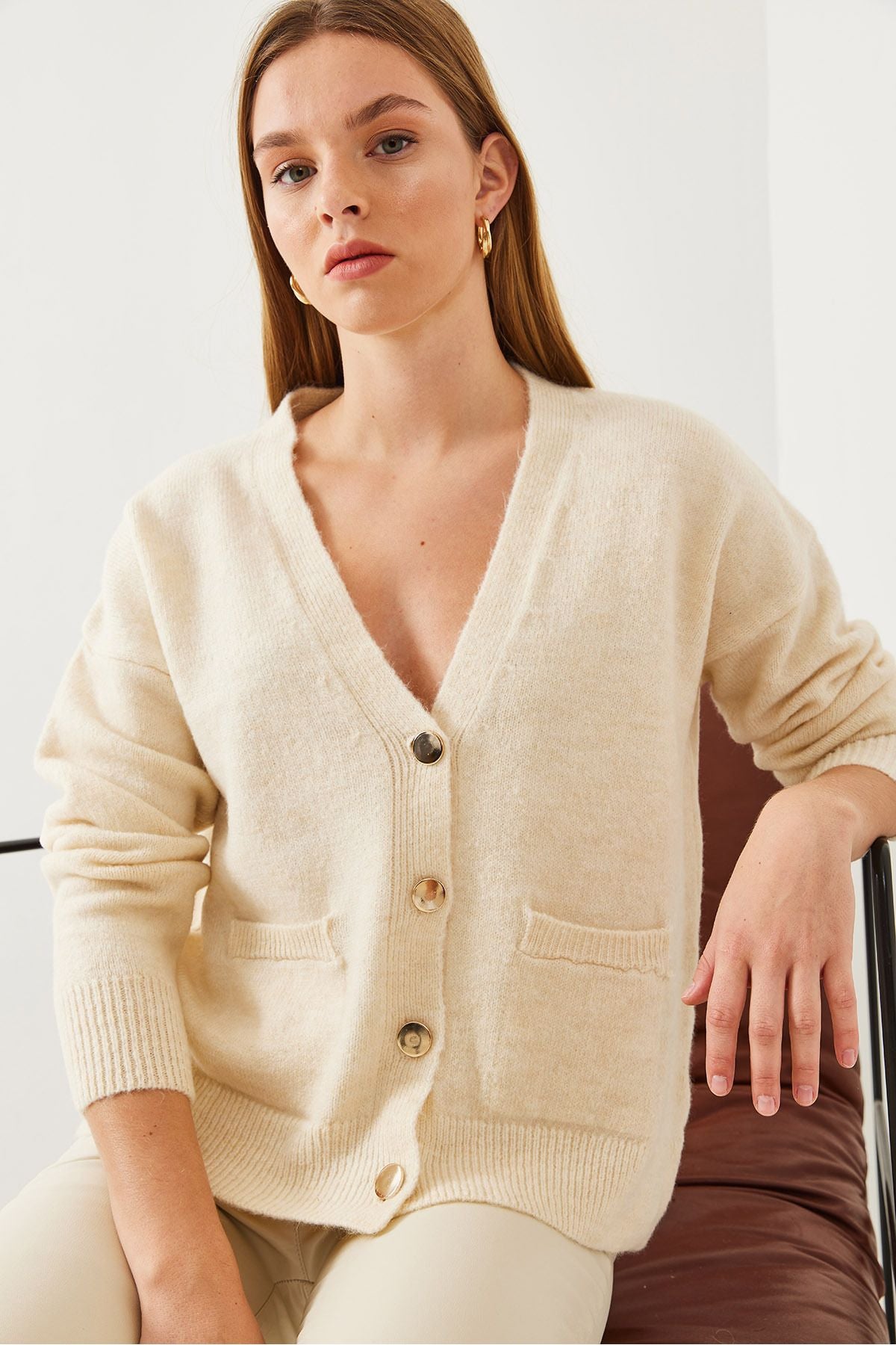 Women's V -neck button pocket knitwear cardigan 20247535