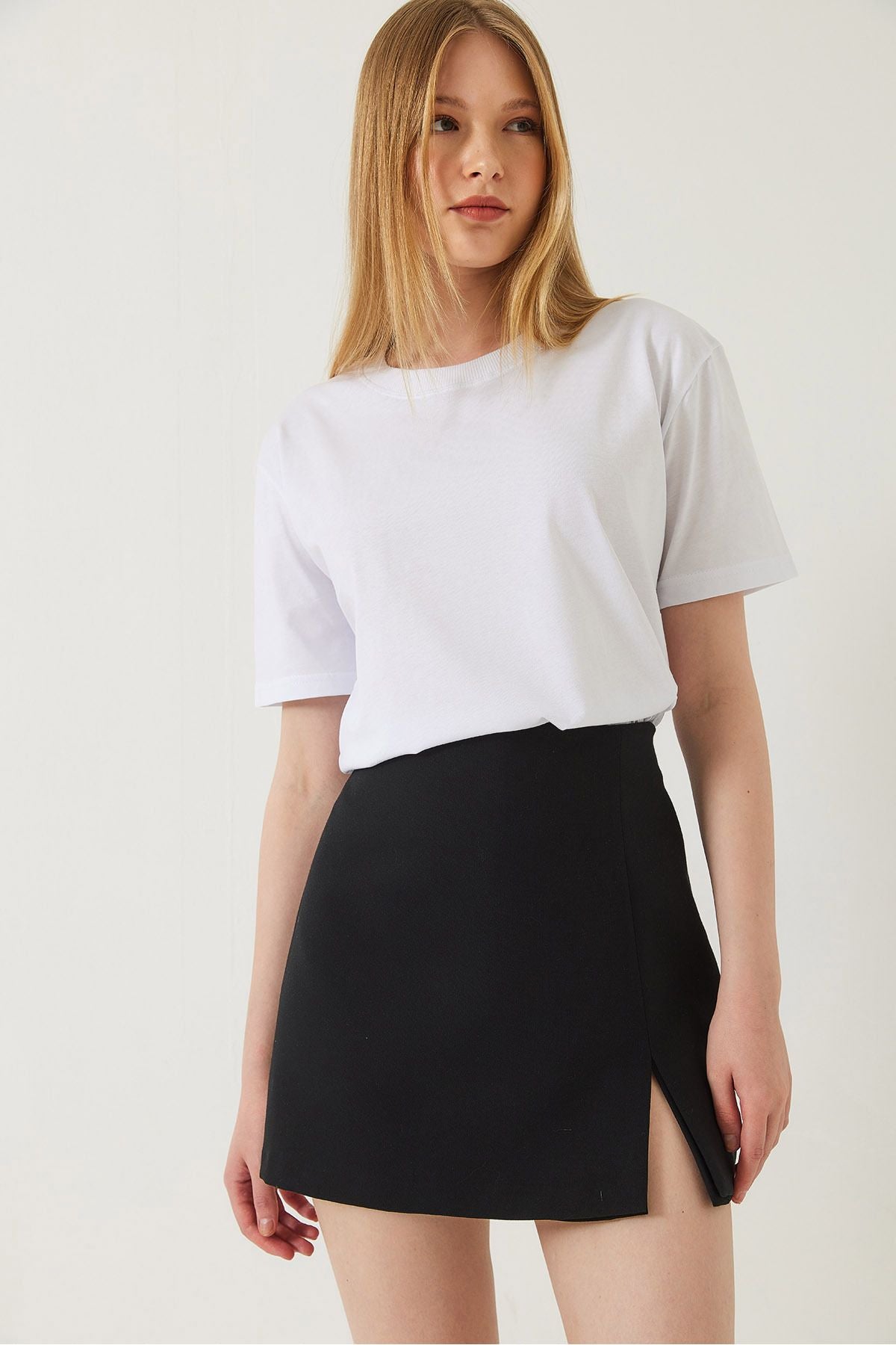 Female decorative stitched bike collar tshirt 60602001