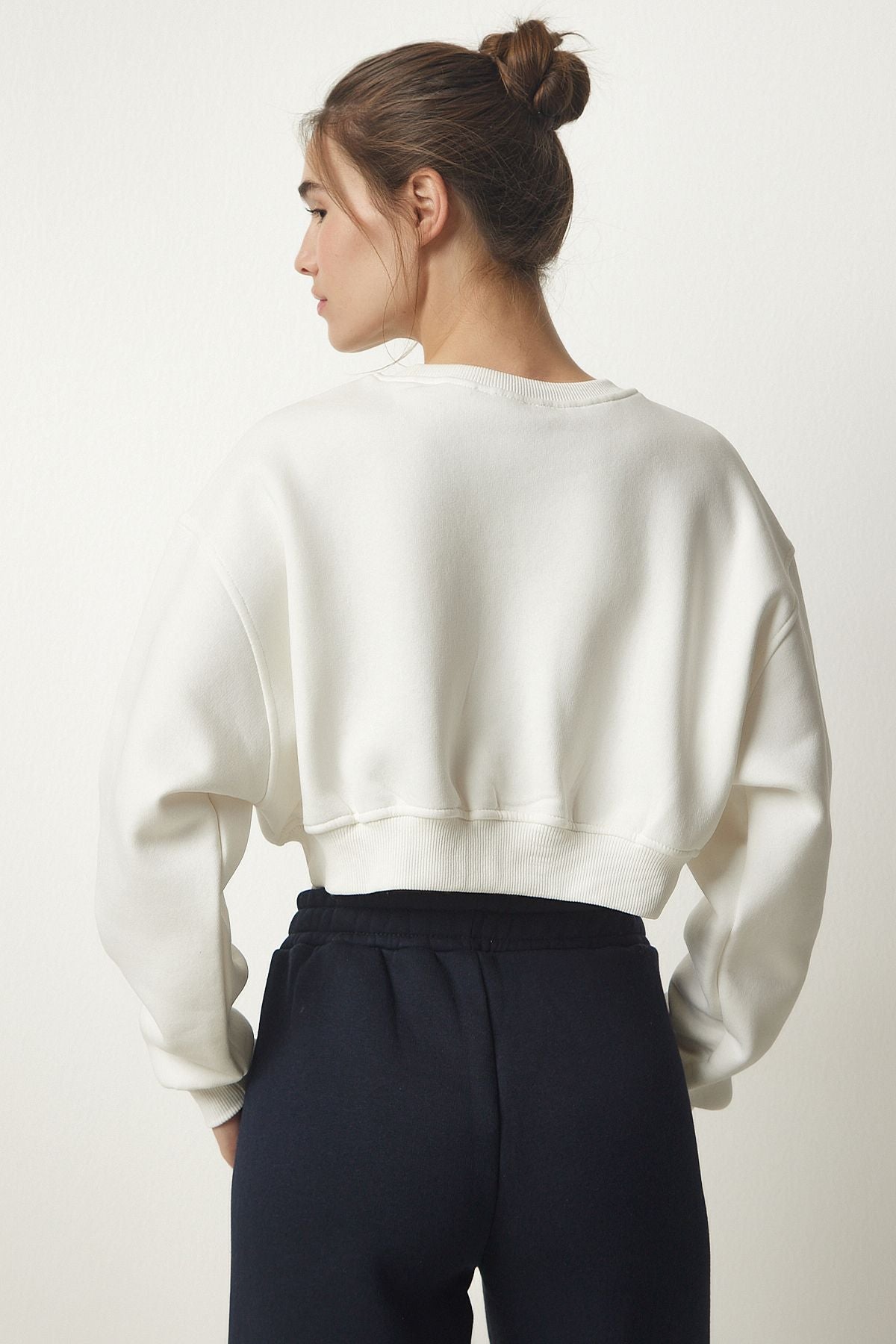 Female Ecru Printed Crop knitting Sweatshirt HF00443