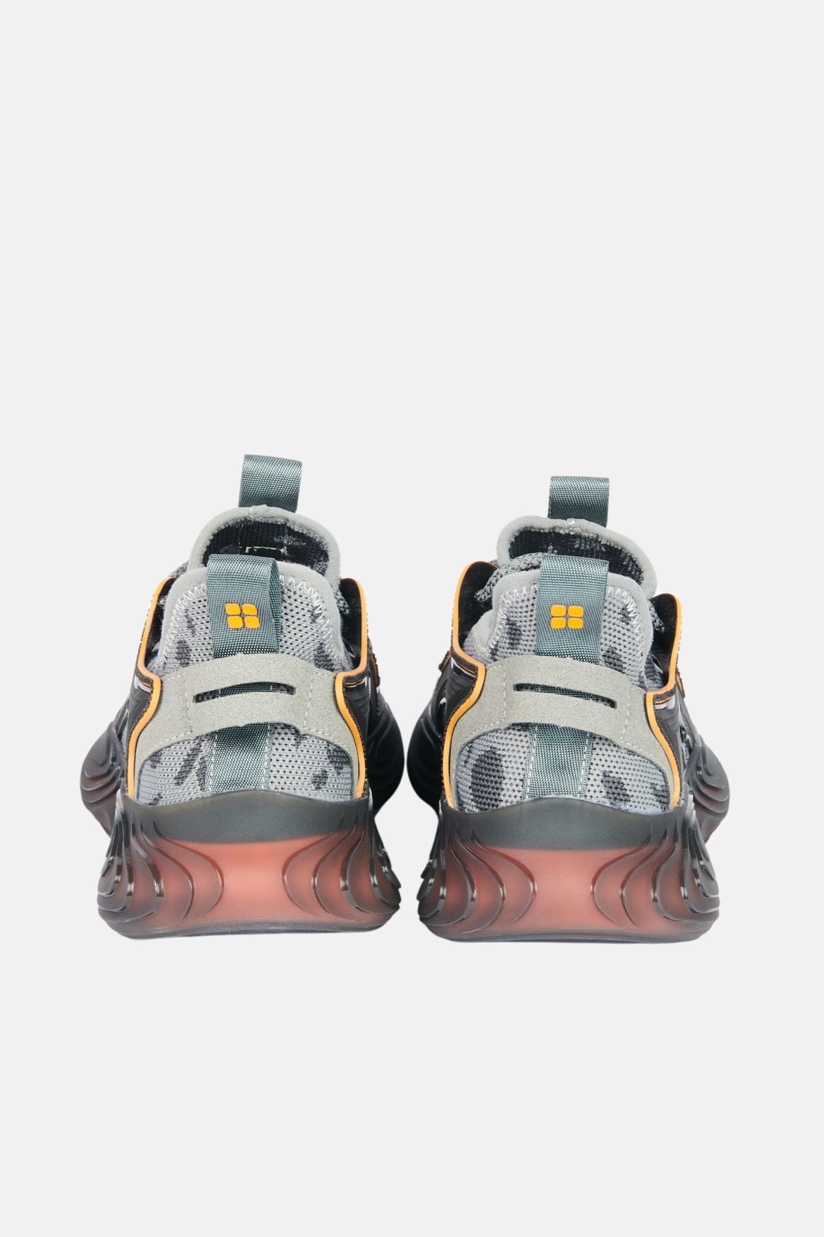 Men's gray flexible floor sneaker shoes A32y8003