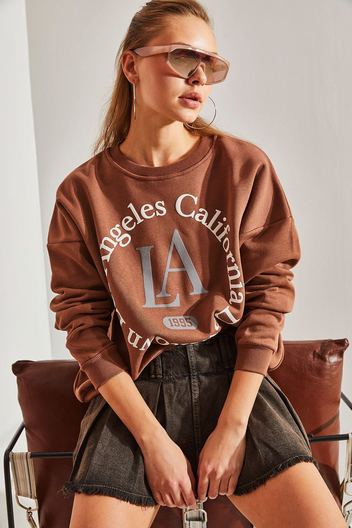 Sweatshirt with three threads with women