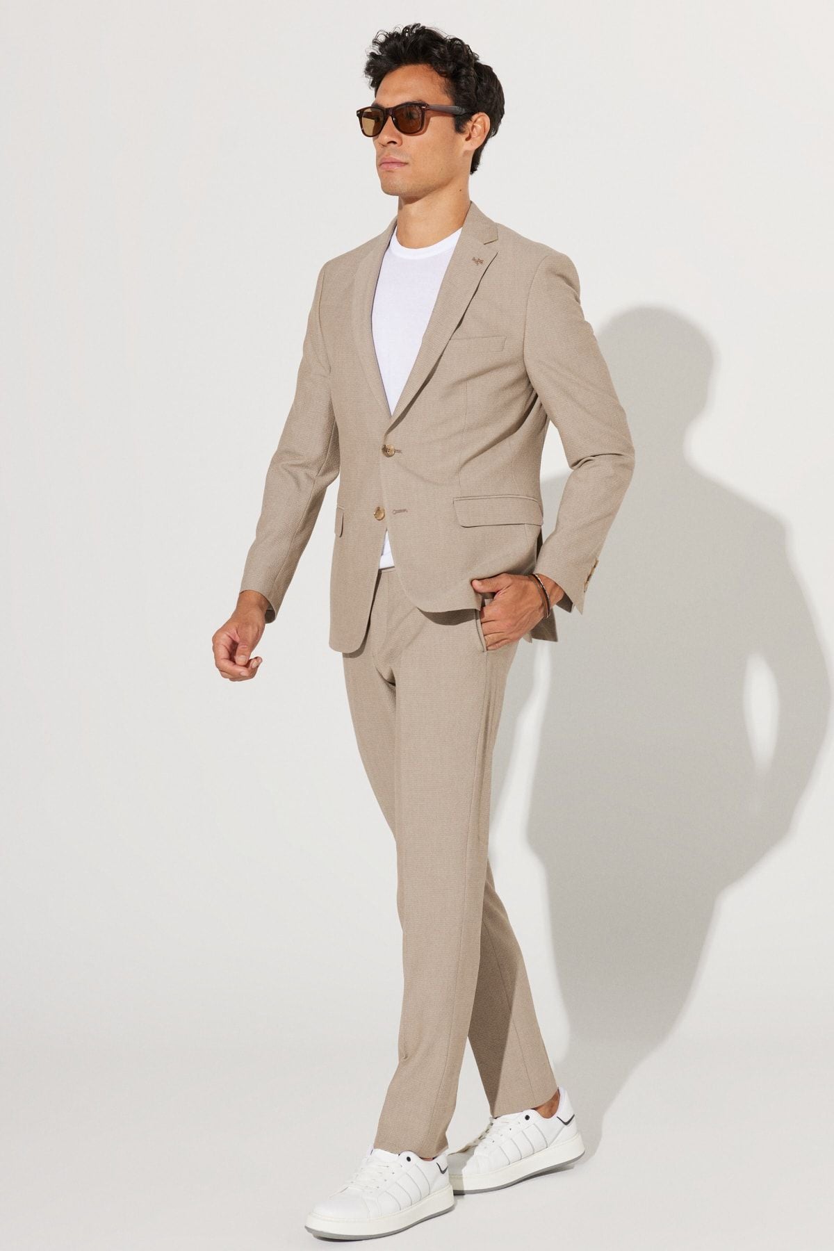 Men's Beige Slim Fit Narrow Cut Mono Yaka Wafer Patterned Suit Suit