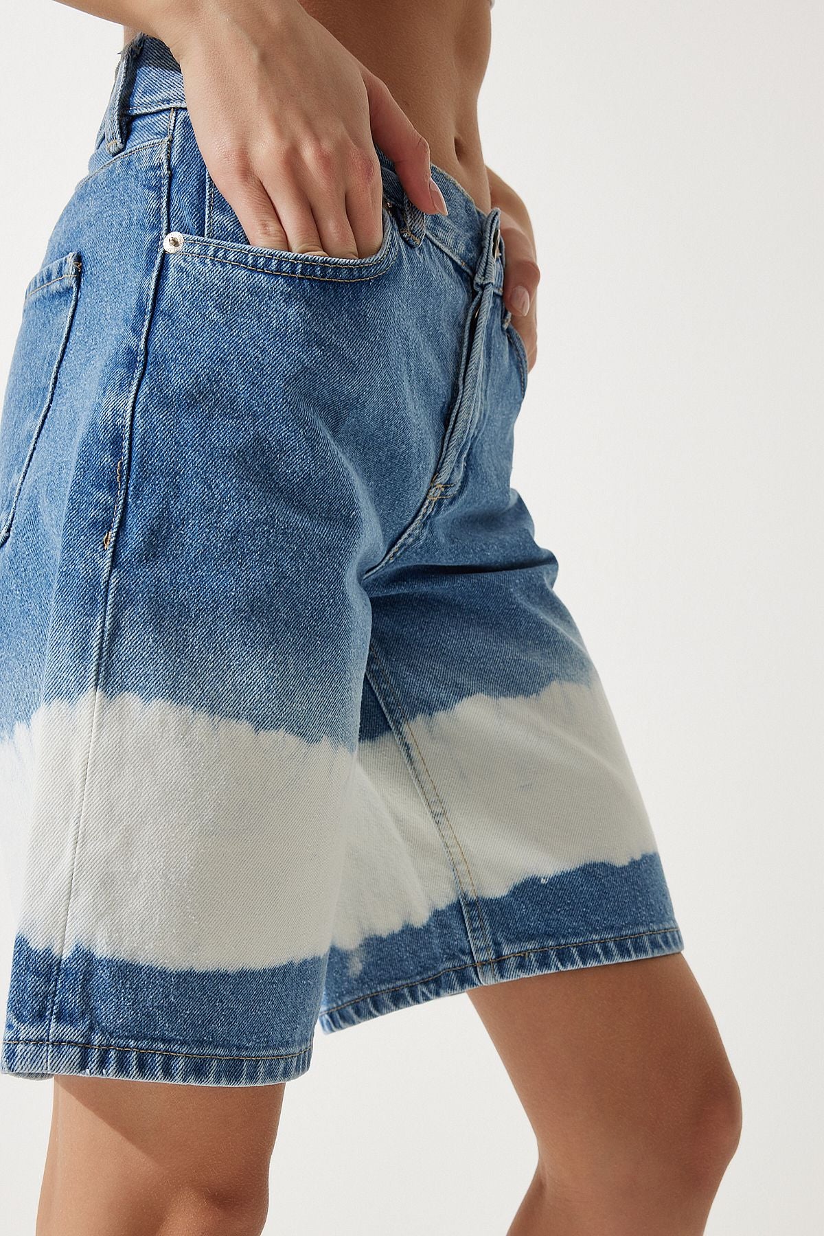 Women's Blue Batik Patterned Denim Shorts UT00009