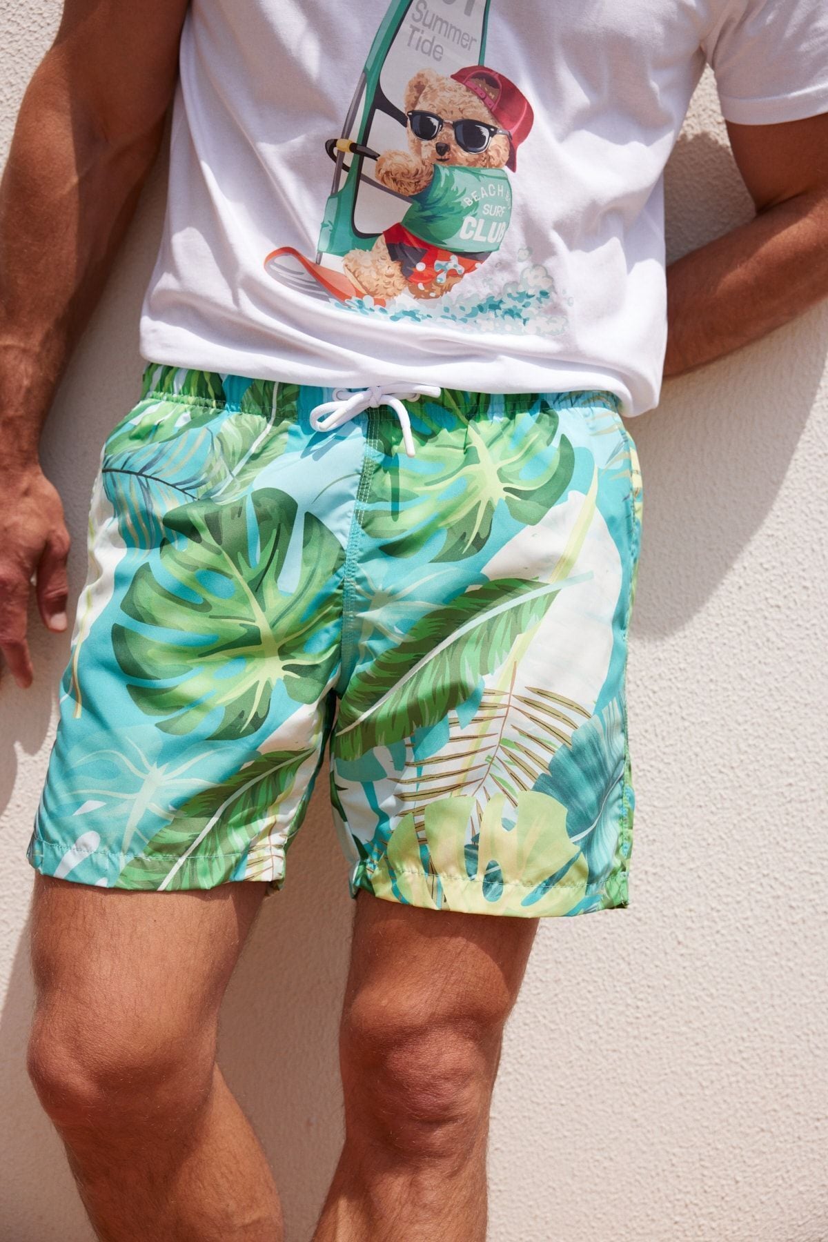 Men's Green Standard Fit Pocket Patterned Fast dried swimsuit sea shorts