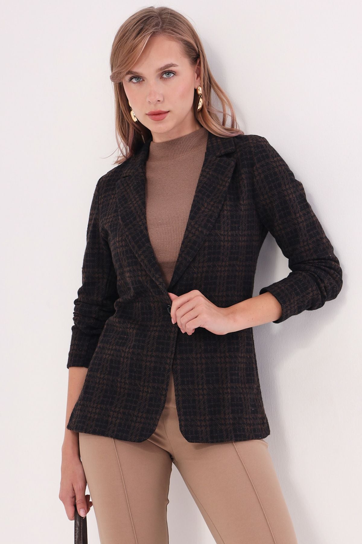 Woman Coffee Coffee Single button with a single button plaid jacket ARM-19K001131