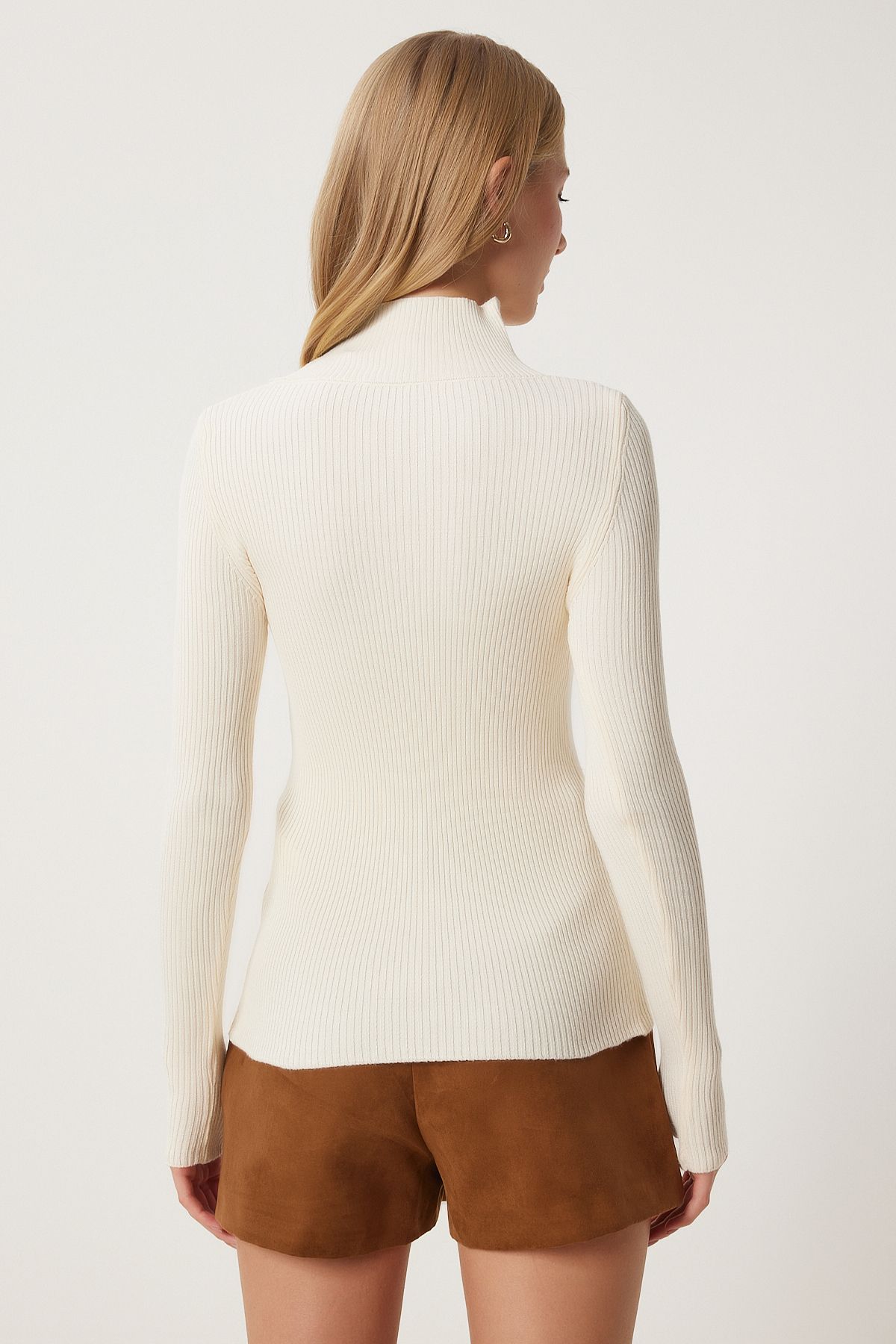 Women's Cream Cut Out detailed upright collar wick knitwear sweater FN03165