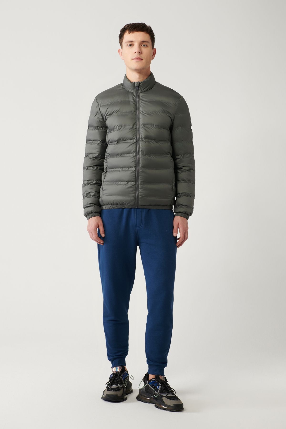Men's anthracite upright collar water repulsive windproof light swelling coat E006019