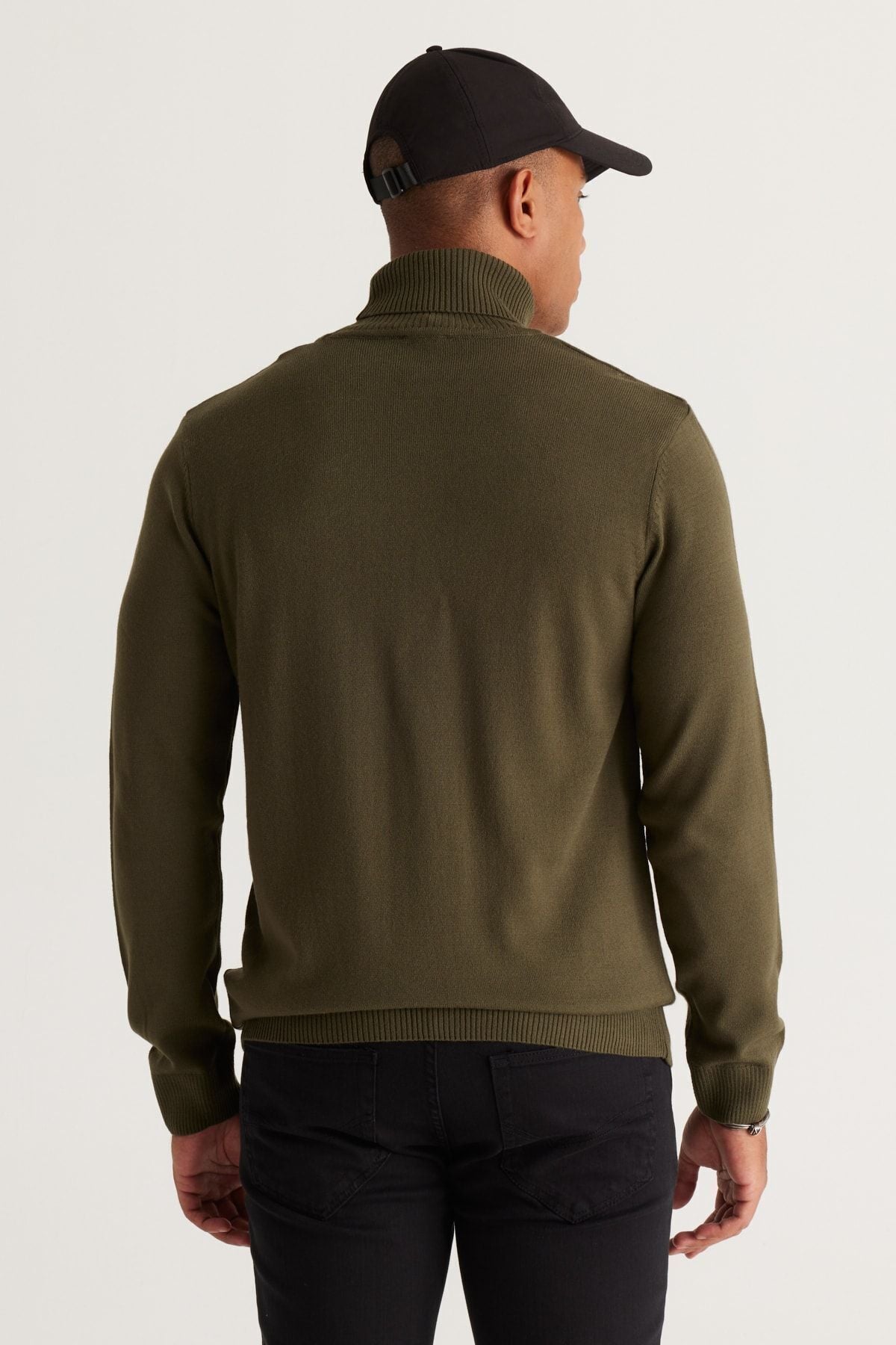 Men's Khaki standard fit normal cut -off full fisherman's collar knitwear sweater